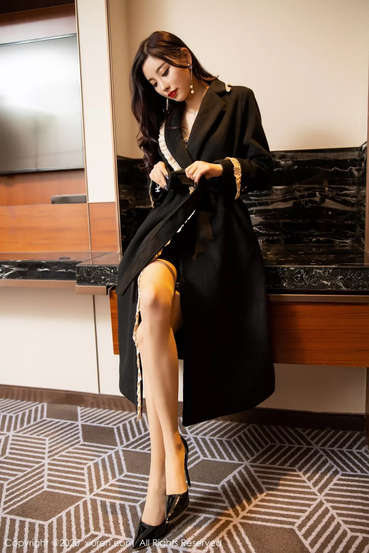 秀人集.com_[XiuRen秀人网]No.2051_女神杨晨晨sugar私房灰色情趣内衣配吊带丝袜极致魅惑写真81P