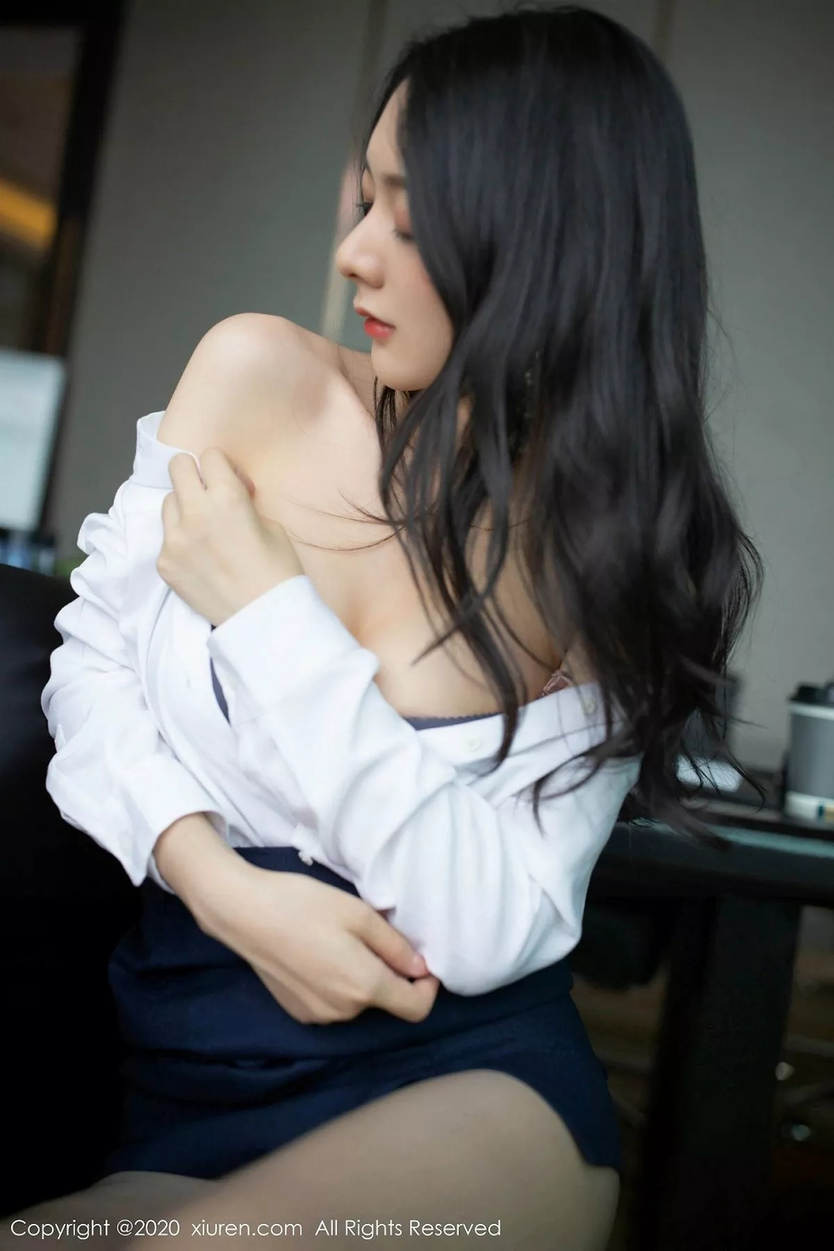 秀人集.com_[XiuRen秀人网]No.2056_嫩模Angela小热巴职业白领主题性感白衬衣配短裙半脱诱惑写真60P