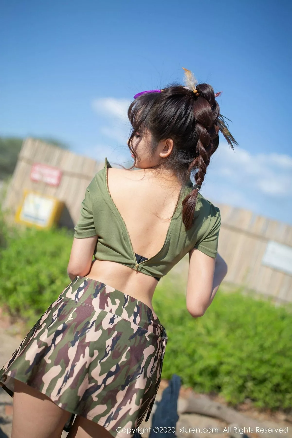 秀人集.com_[XiuRen秀人网]No.2070_嫩模陶喜乐_lele东欧旅拍室外半脱短裙露蕾丝内裤翘臀诱惑写真91P