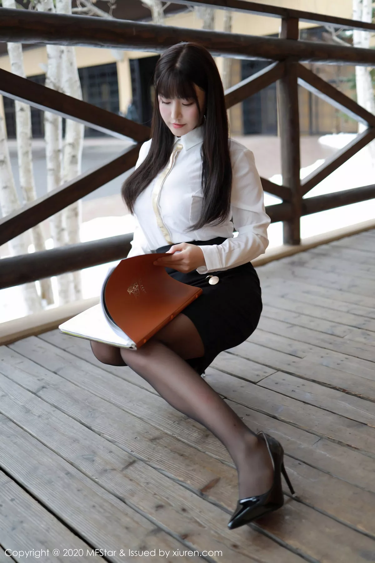 秀人集.com_[MFStar模范学院]Vol.267_嫩模朱可儿北海道旅拍酒店经理主题黑丝制服诱惑写真70P