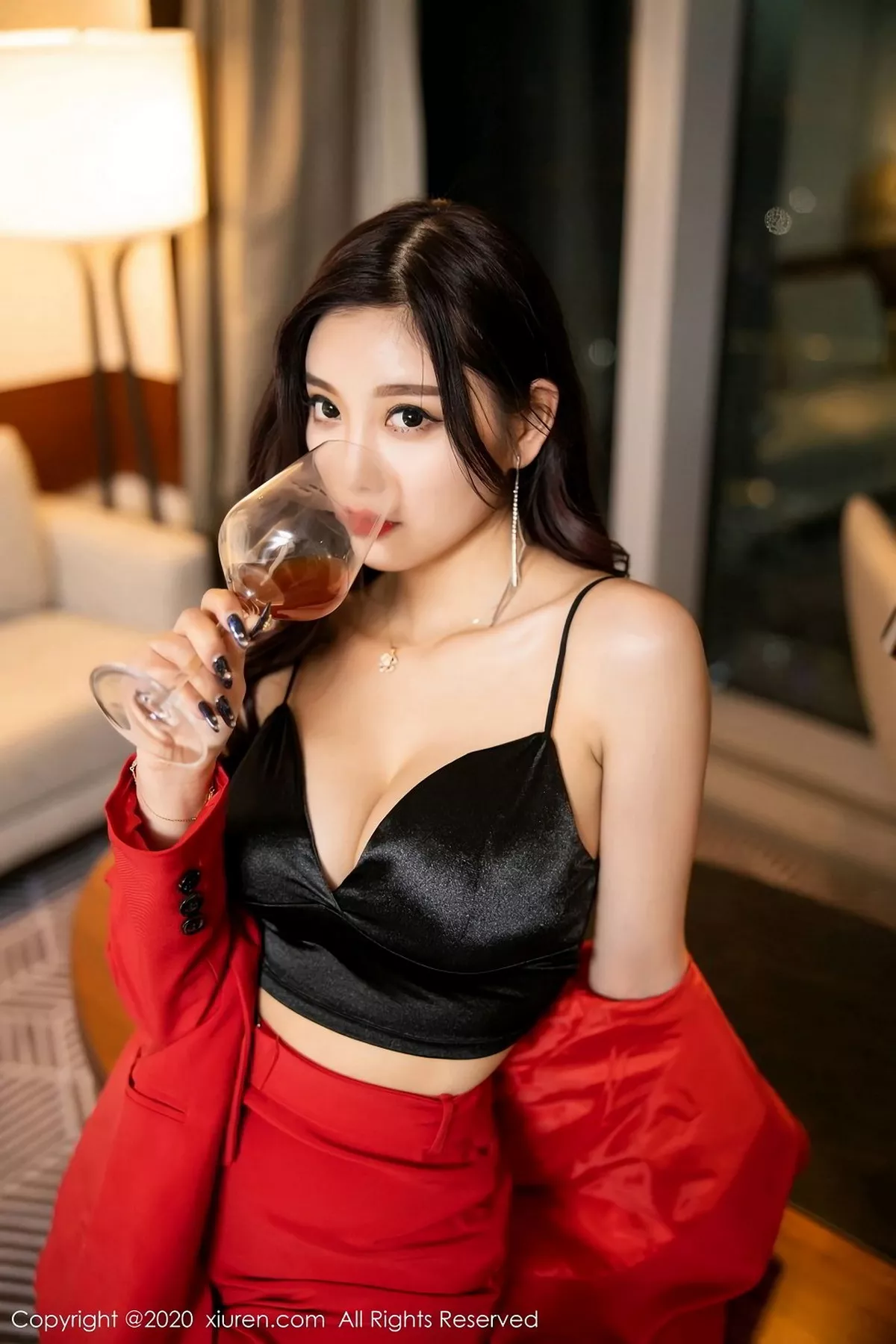 秀人集.com_[XiuRen秀人网]No.2122_女神杨晨晨sugar性感红色职业装配超透黑丝袜极致魅惑写真100P