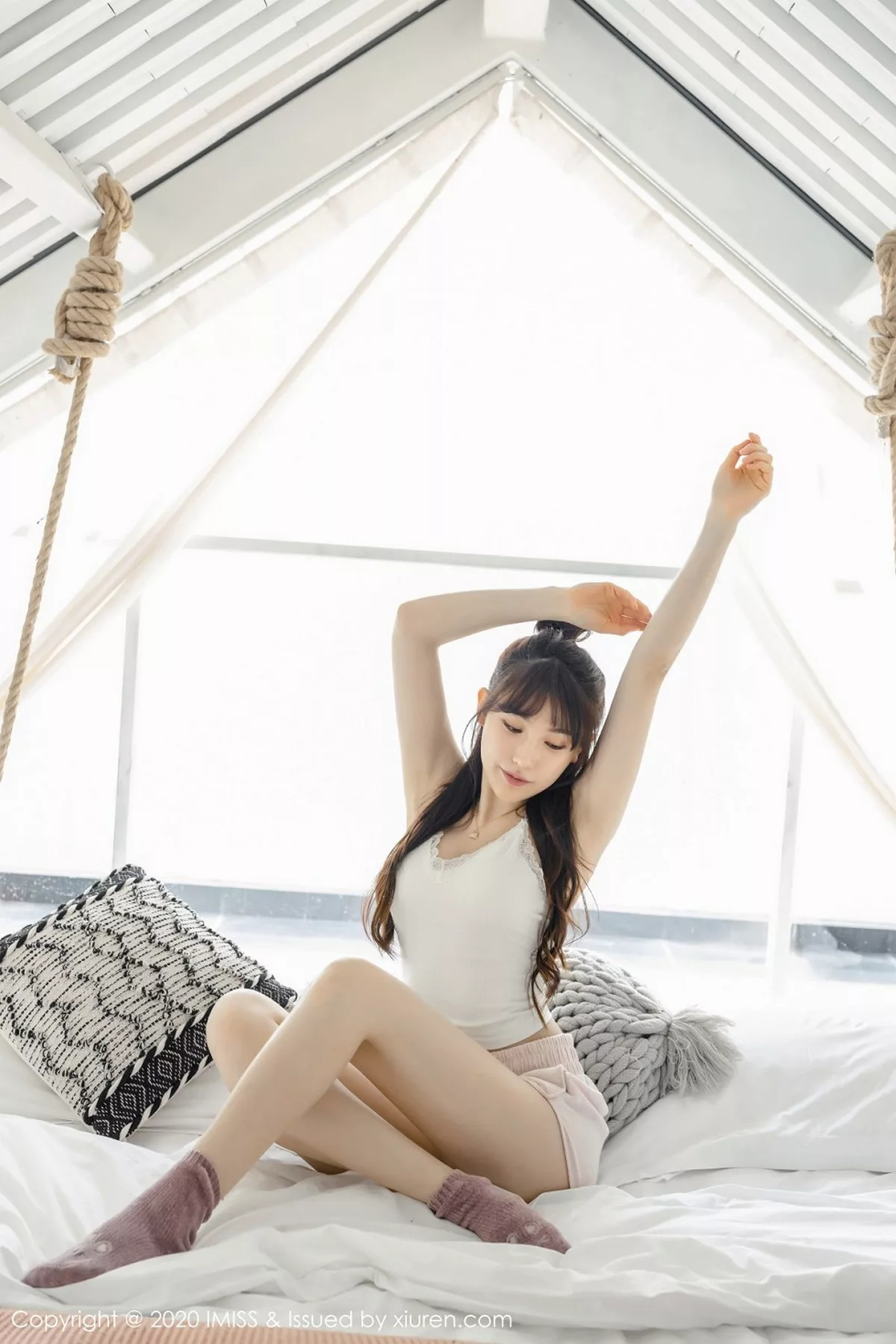 秀人集.com_[IMISS爱蜜社]Vol.457_气质女神Lynn刘奕宁私房超透连身裙露性感内衣撩人诱惑写真52P