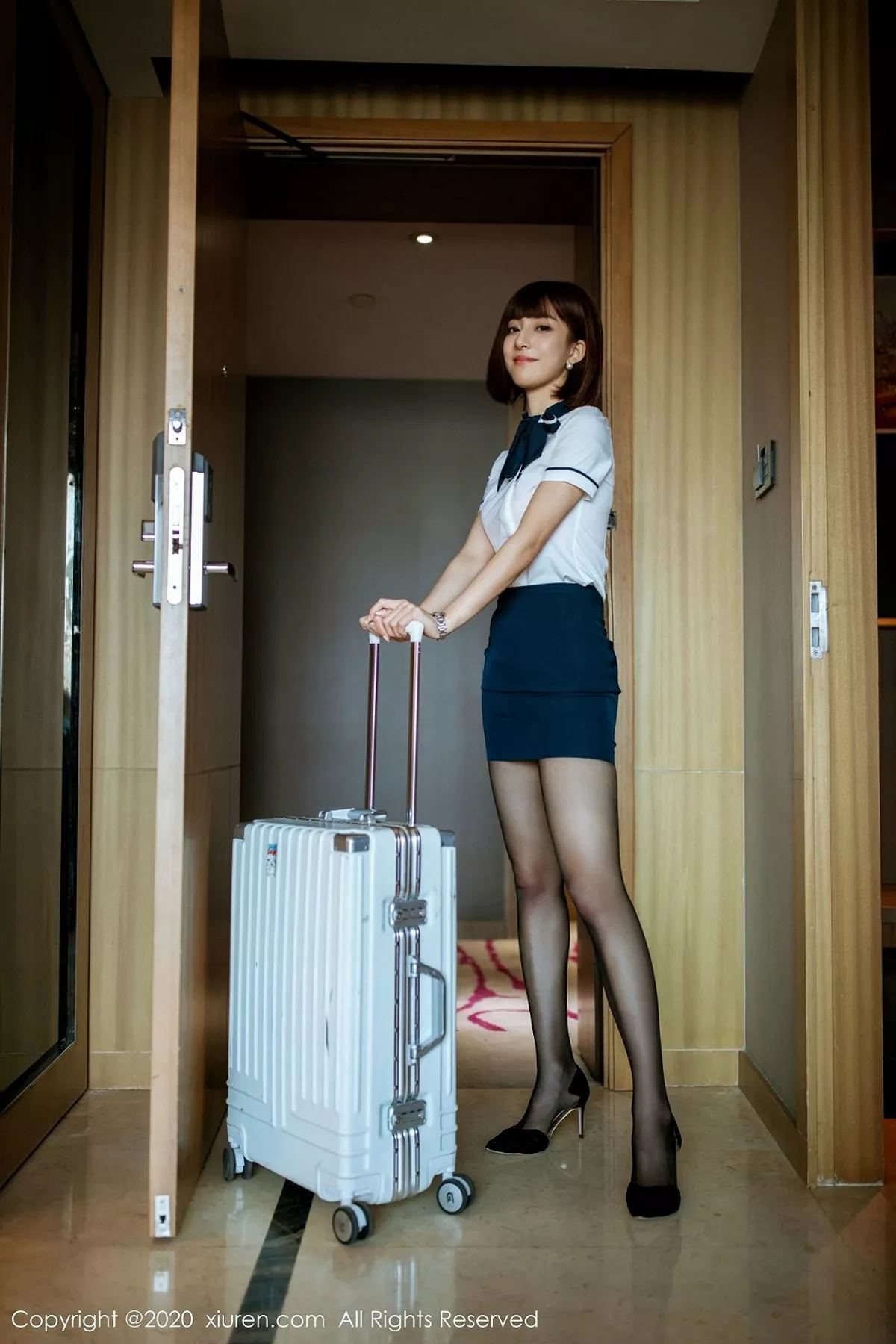 秀人集.com_[XiuRen秀人网]No.2082_嫩模林文文yooki私房空乘制服下性感红色内衣配黑丝袜诱惑写真62P