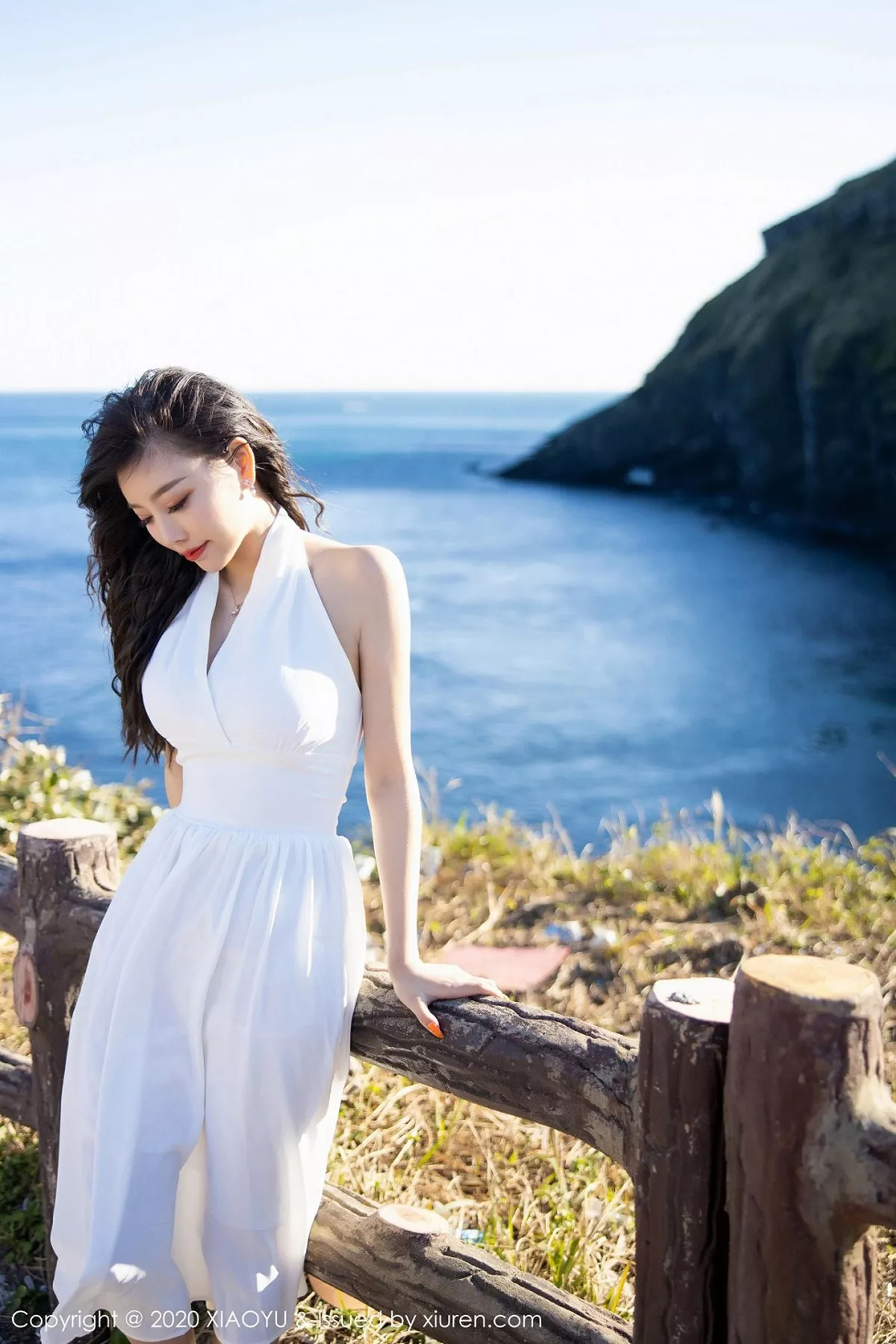 秀人集.com_[XiaoYu画语界]Vol.286_女神杨晨晨sugar济州岛旅拍私房银色吊裙半脱露豪乳诱惑写真83P