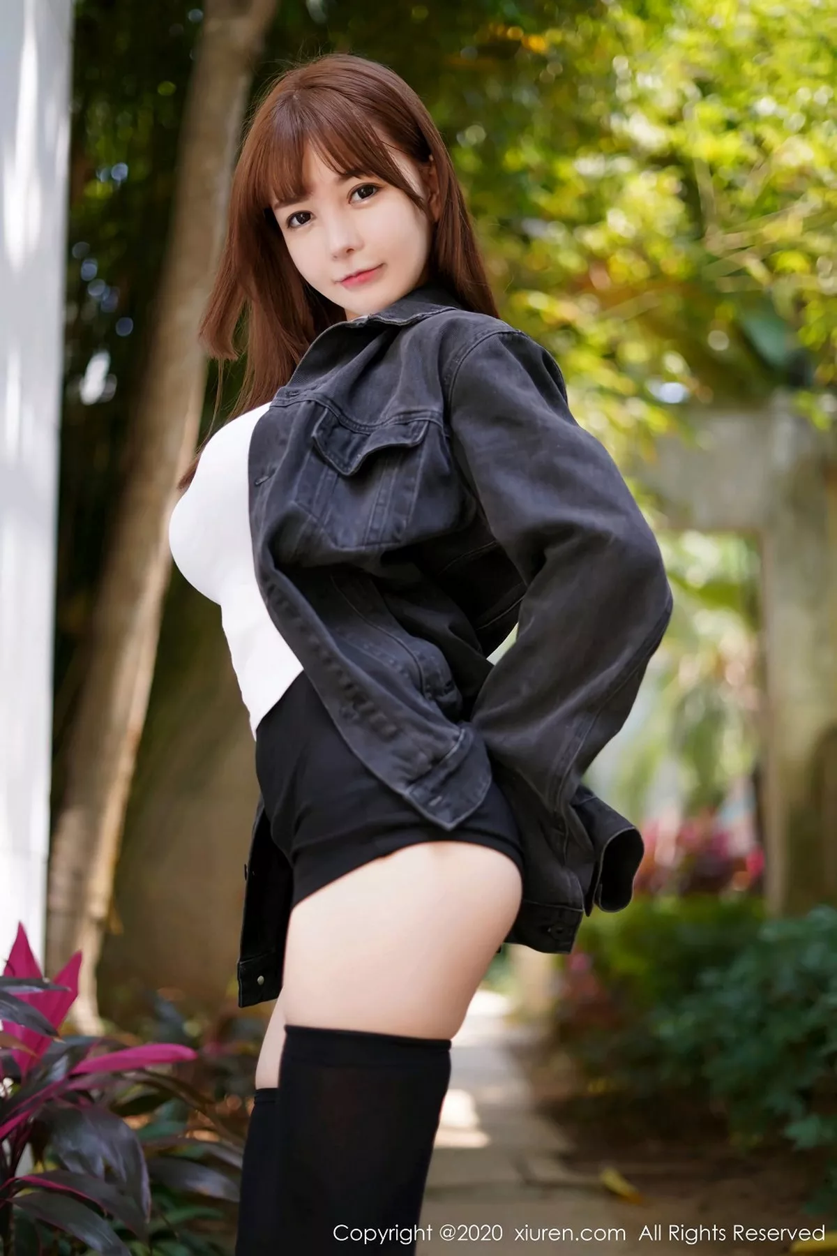 秀人集.com_[XiuRen秀人网]No.2147_嫩模UU酱户外脱黑色外套露魔鬼身材童颜巨乳完美诱惑写真83P