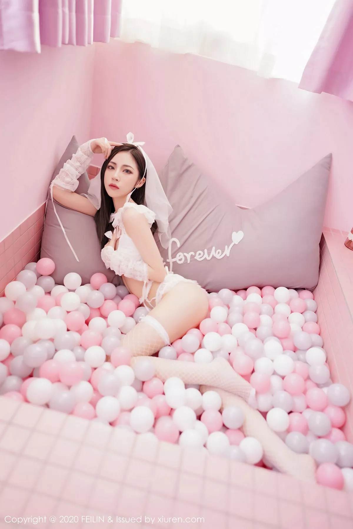 秀人集.com_[FeiLin嗲囡囡]VOL.231_嫩模贾诗晗私房内衣吊带白丝网袜+黑色猫耳内衣完美诱惑写真90P