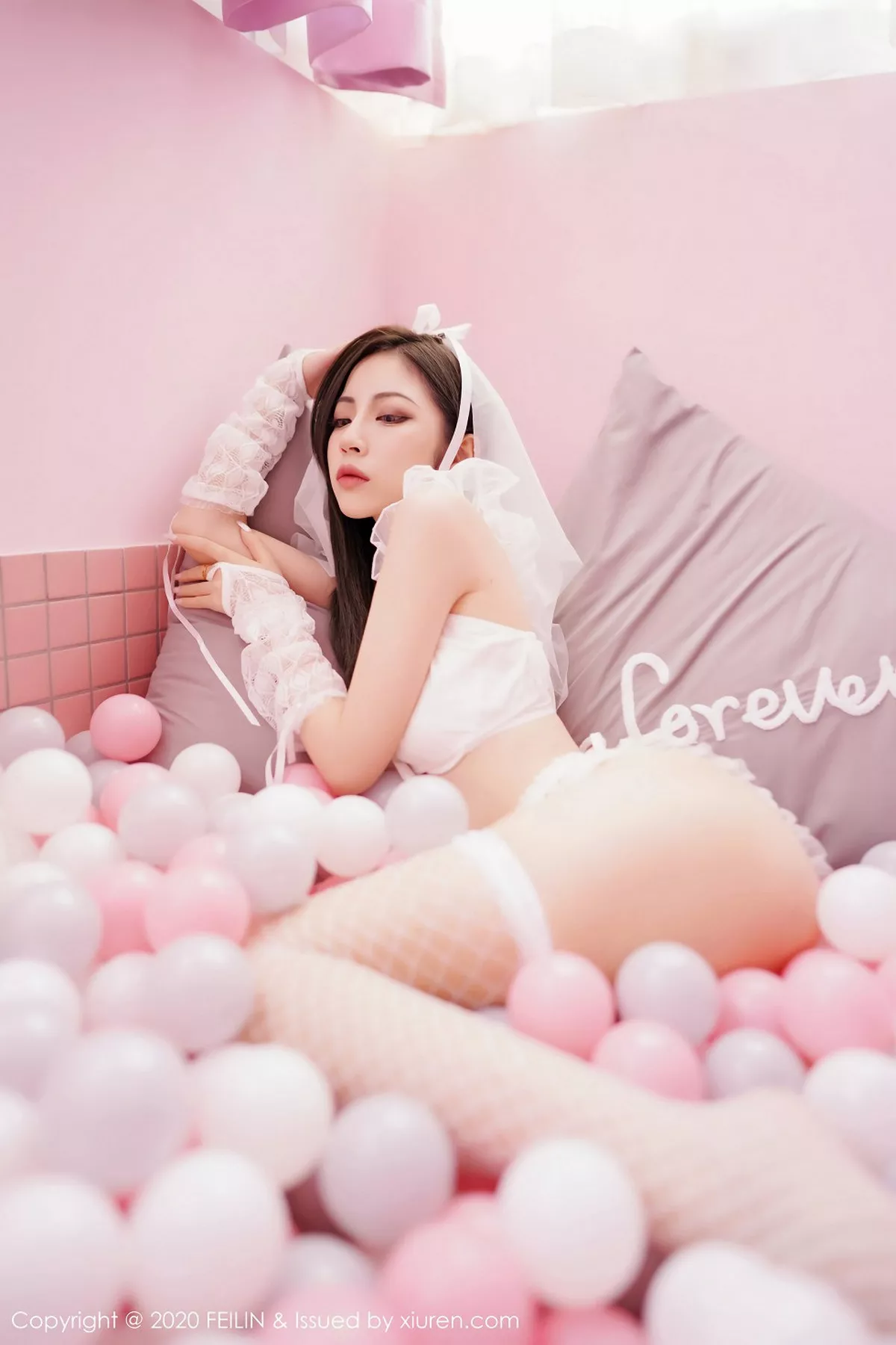 秀人集.com_[FeiLin嗲囡囡]VOL.231_嫩模贾诗晗私房内衣吊带白丝网袜+黑色猫耳内衣完美诱惑写真90P