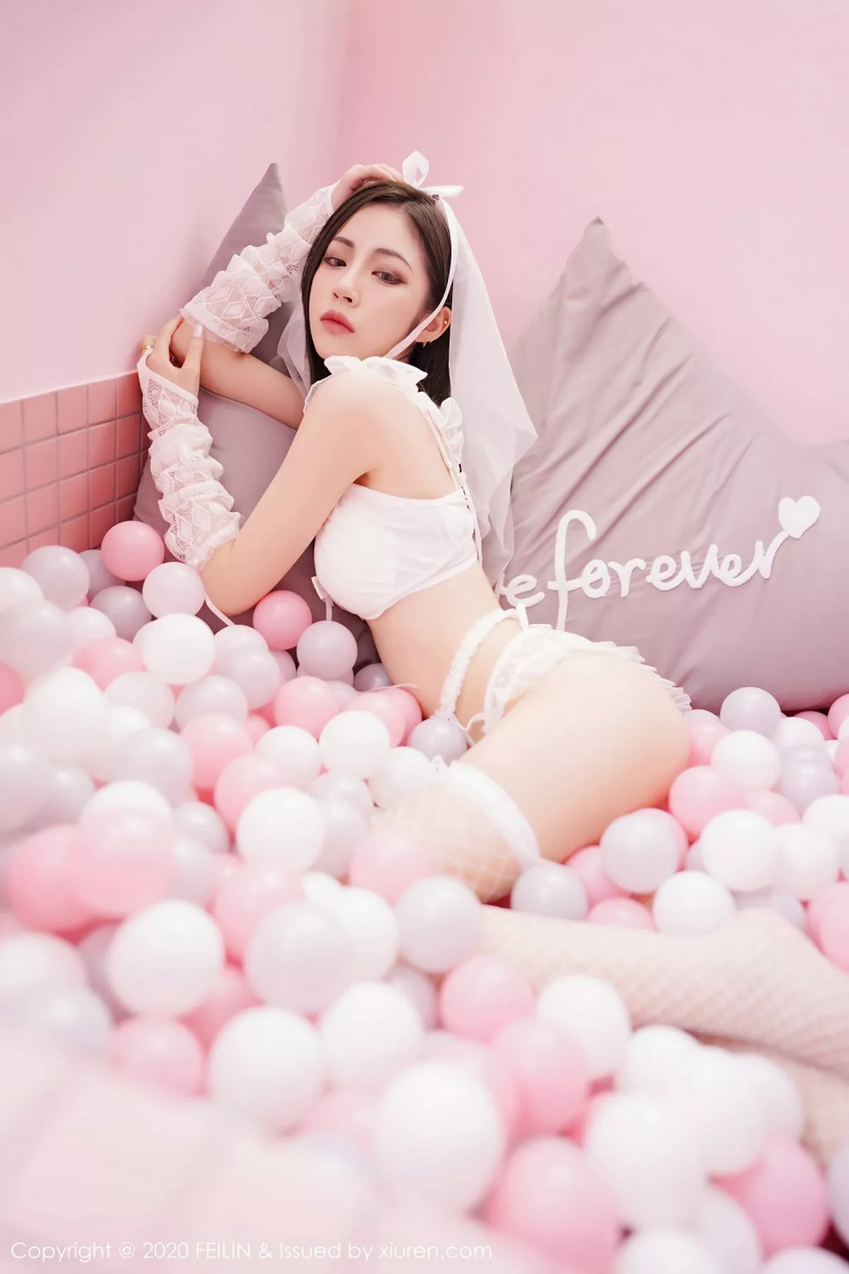 秀人集.com_[FeiLin嗲囡囡]VOL.231_嫩模贾诗晗私房内衣吊带白丝网袜+黑色猫耳内衣完美诱惑写真90P