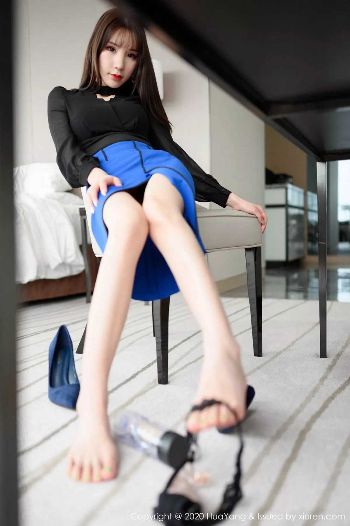 秀人集.com_[HuaYang花漾]Vol.229_女神周于希《桌底下的秘密》主题无内肉丝完美诱惑写真119P