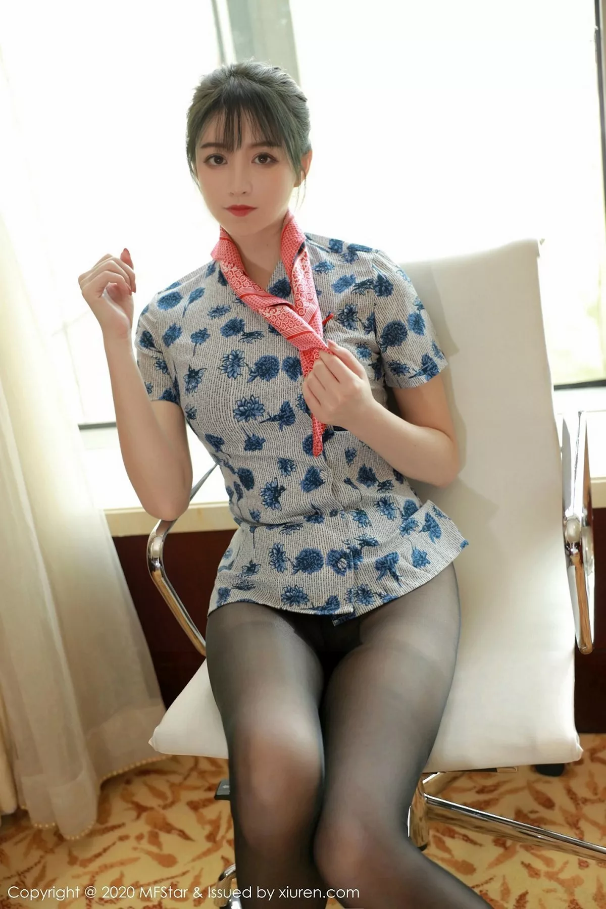 秀人集.com_[MFStar模范学院]Vol.317_嫩模yoo优优私房空乘制服配无内黑丝裤袜撩人诱惑写真47P