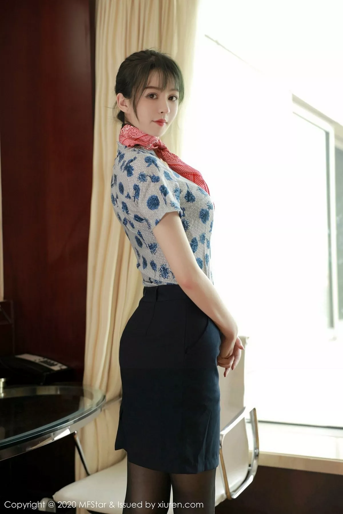 秀人集.com_[MFStar模范学院]Vol.317_嫩模yoo优优私房空乘制服配无内黑丝裤袜撩人诱惑写真47P