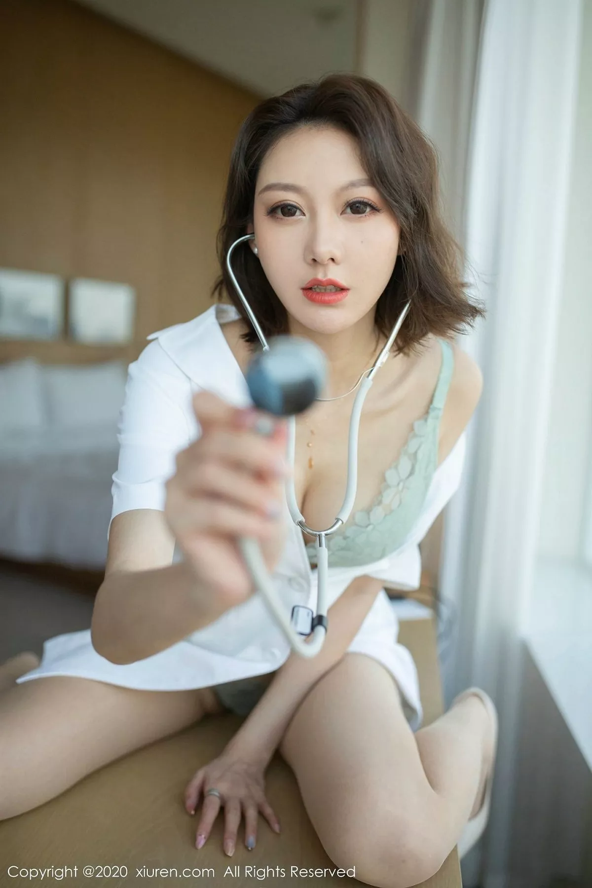 秀人集.com_[XiuRen秀人网]No.2199_气质女神艺轩家庭医生主题性感内衣配开档肉丝撩人诱惑写真73P