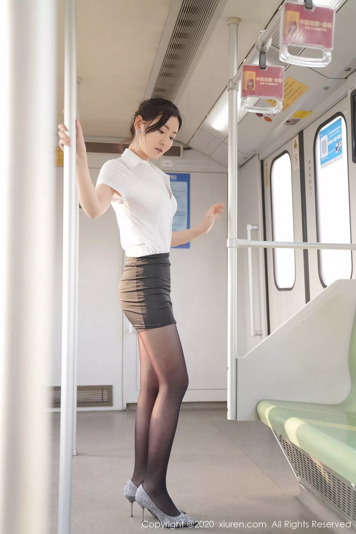 秀人集.com_[XiuRen秀人网]No.2202_嫩模沈梦瑶地铁场景主题性感秘书制服黑短裙下黑丝美腿诱惑写真140P