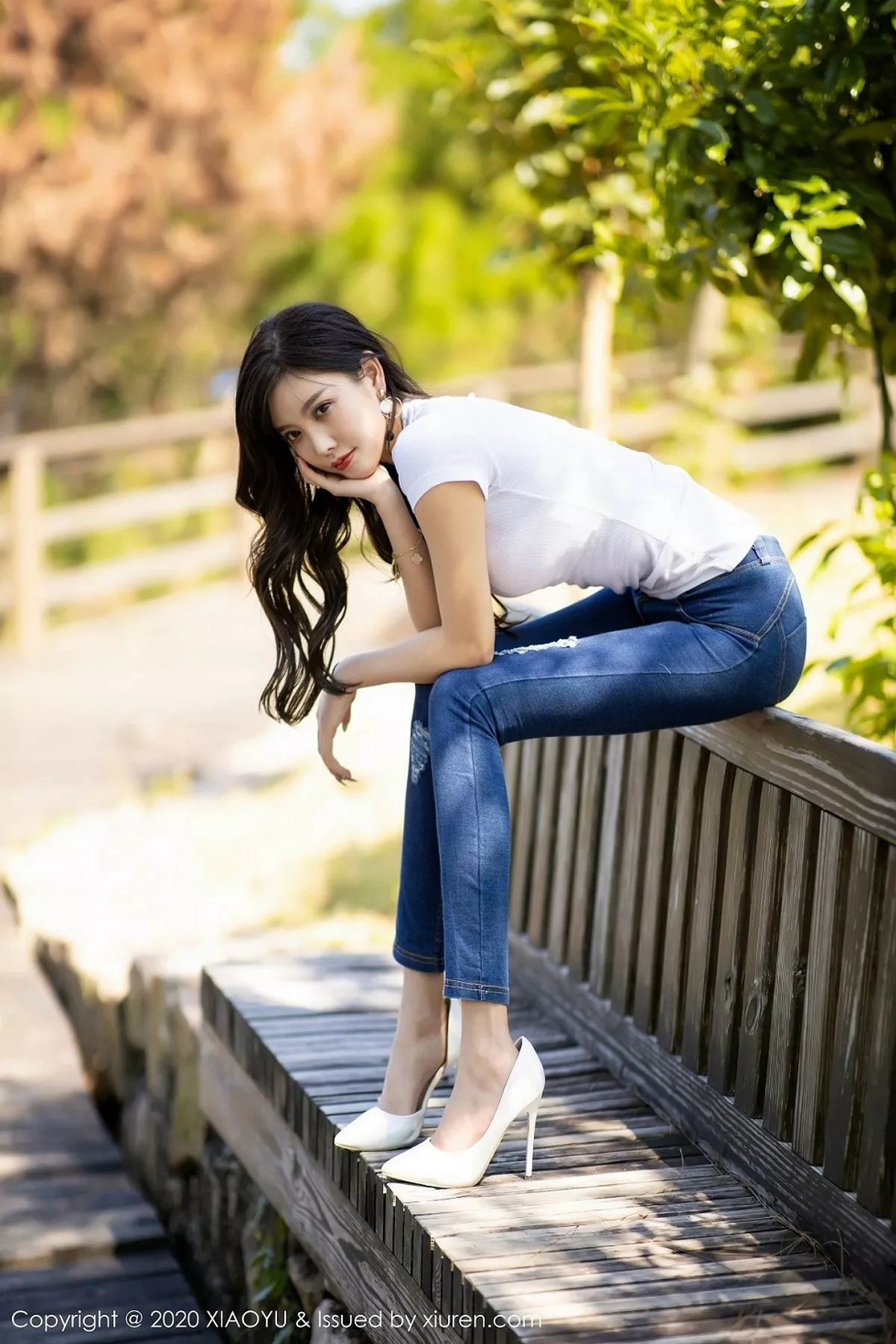 秀人集.com_[XiaoYu画语界]Vol.300_女神杨晨晨sugar私房床上脱牛仔裤露性感内衣完美诱惑写真92P