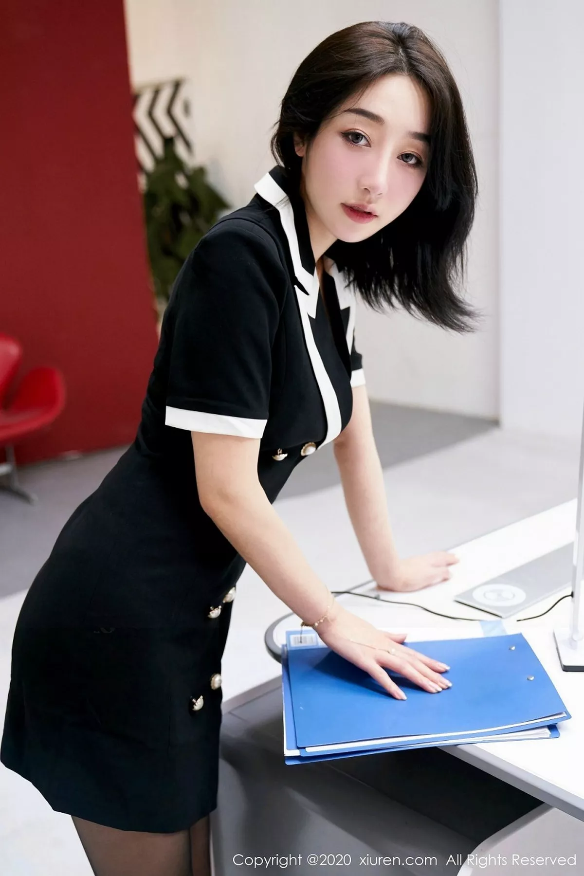 秀人集.com_[XiuRen秀人网]No.2216_嫩模九月生心愿旅拍职场秘书主题性感内衣配黑丝裤袜诱惑写真69P