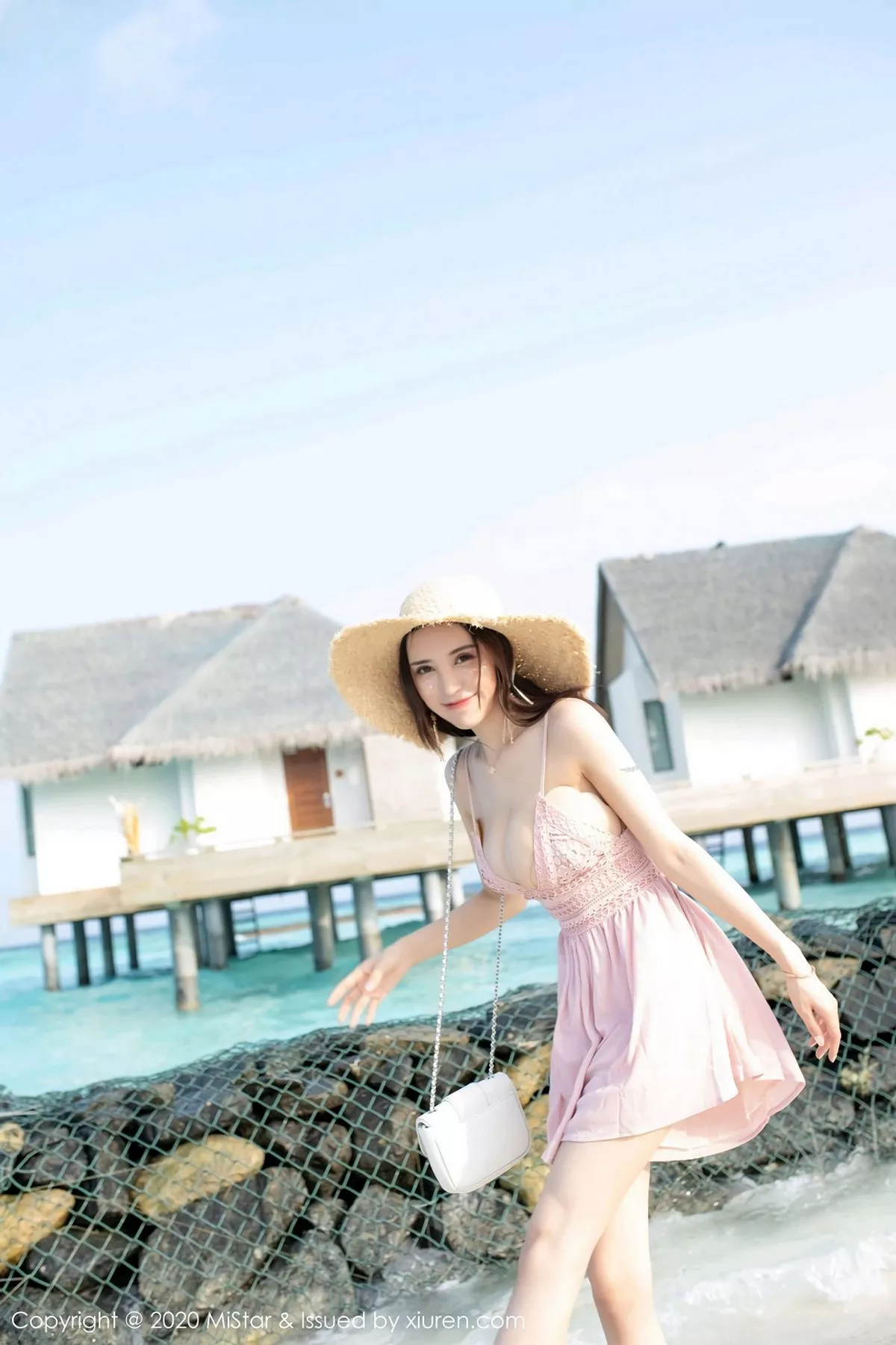 秀人集.com_[MiStar魅妍社]Vol.324_女神陈思琪Art马尔代夫旅拍沙滩性感比基尼完美诱惑写真43P