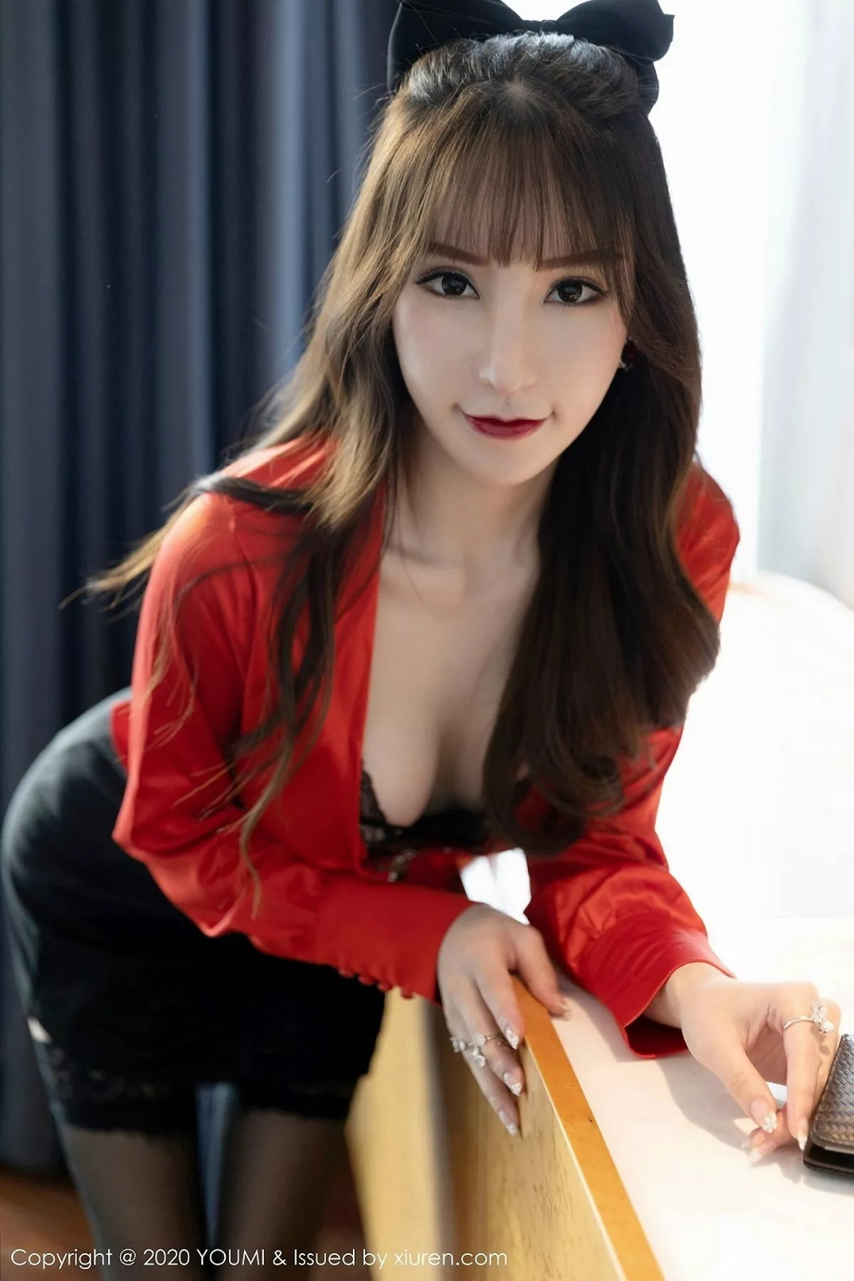 秀人集.com_[YouMi尤蜜荟]Vol.467_女神周于希Sandy私房吊带黑丝内衣半脱全裸上身极致诱惑写真49P