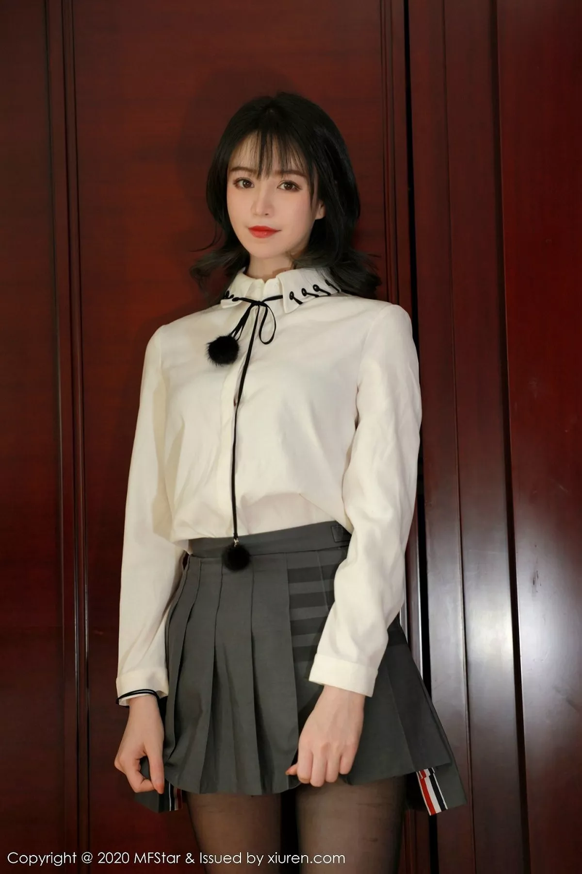 秀人集.com_[MFStar模范学院]Vol.312_嫩模yoo优优私房JK服饰半脱真空露白嫩美乳撩人诱惑写真49P