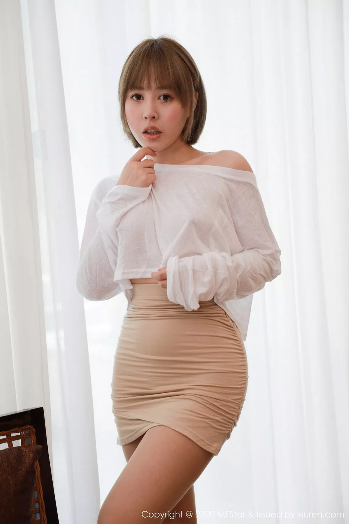 秀人集.com_[MFStar模范学院]Vol.329_嫩模夏天Sienna三亚旅拍私房真空白T激凸撩人诱惑写真47P