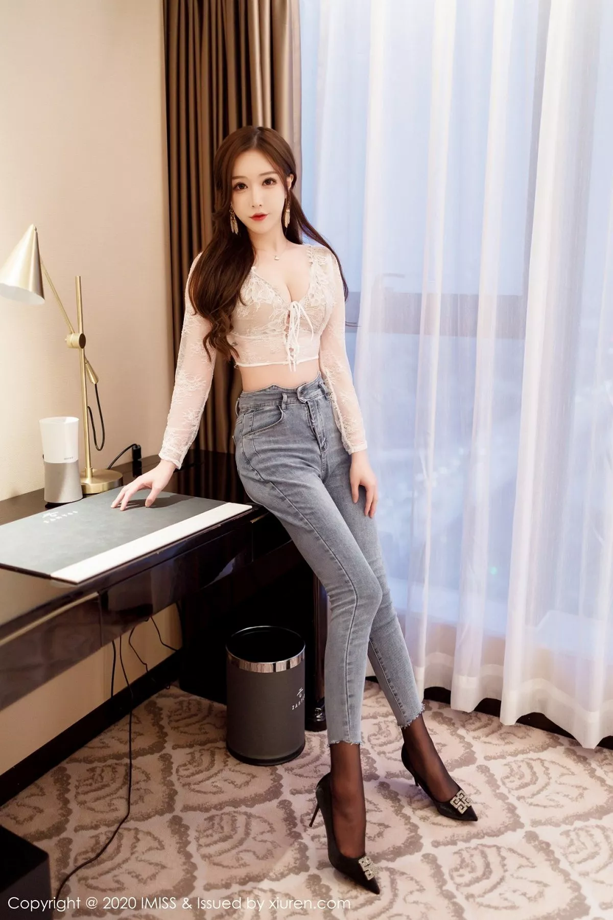 秀人集.com_[IMISS爱蜜社]Vol.474_女神LindaLinda香槟色内衣配魅惑黑丝秀完美身材迷人写真60P