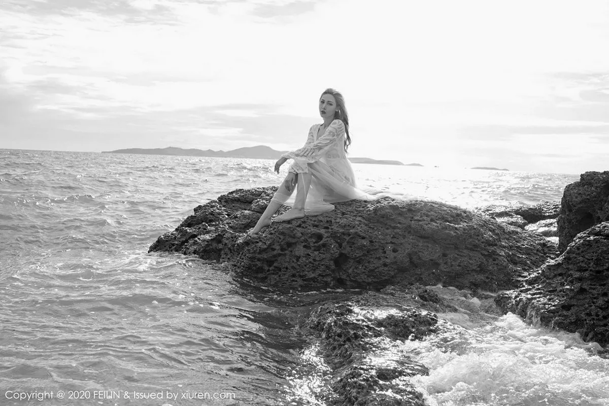 秀人集.com_[FeiLin嗲囡囡]VOL.236_嫩模晗大大Via私房黑色内衣+户外比基尼秀苗条身材性感写真106P