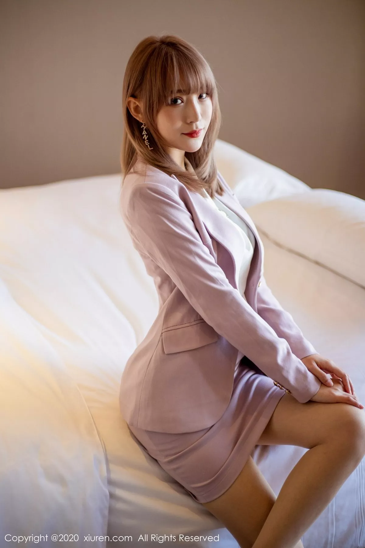 秀人集.com_[XiuRen秀人网]No.2304_嫩模周慕汐fairy私房床上全裸上身无内肉丝裤袜惹火诱惑写真51P