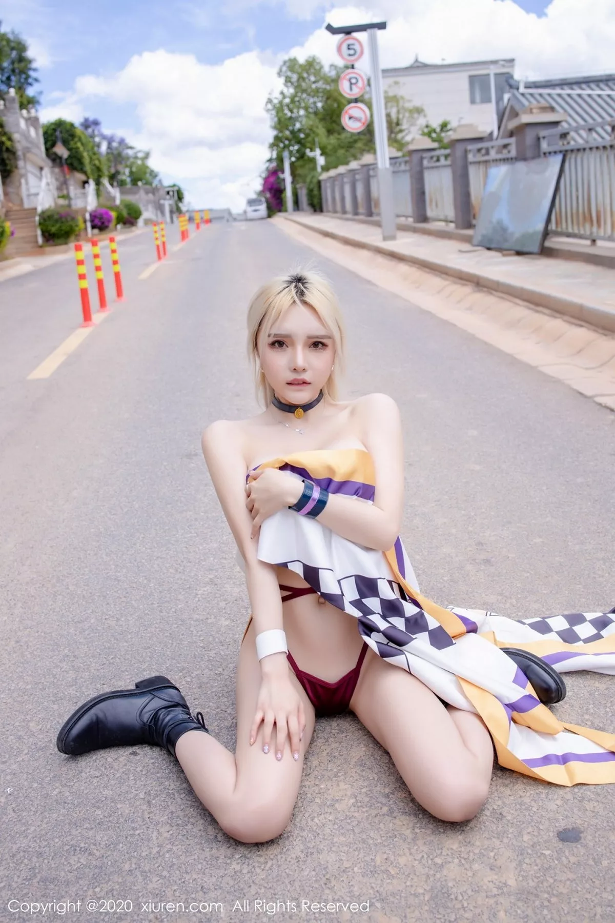 秀人集.com_[XiuRen秀人网]No.2308_嫩模淼淼小姐姐呀室外赛车女郎主题半脱制服露红色内衣诱惑写真36P