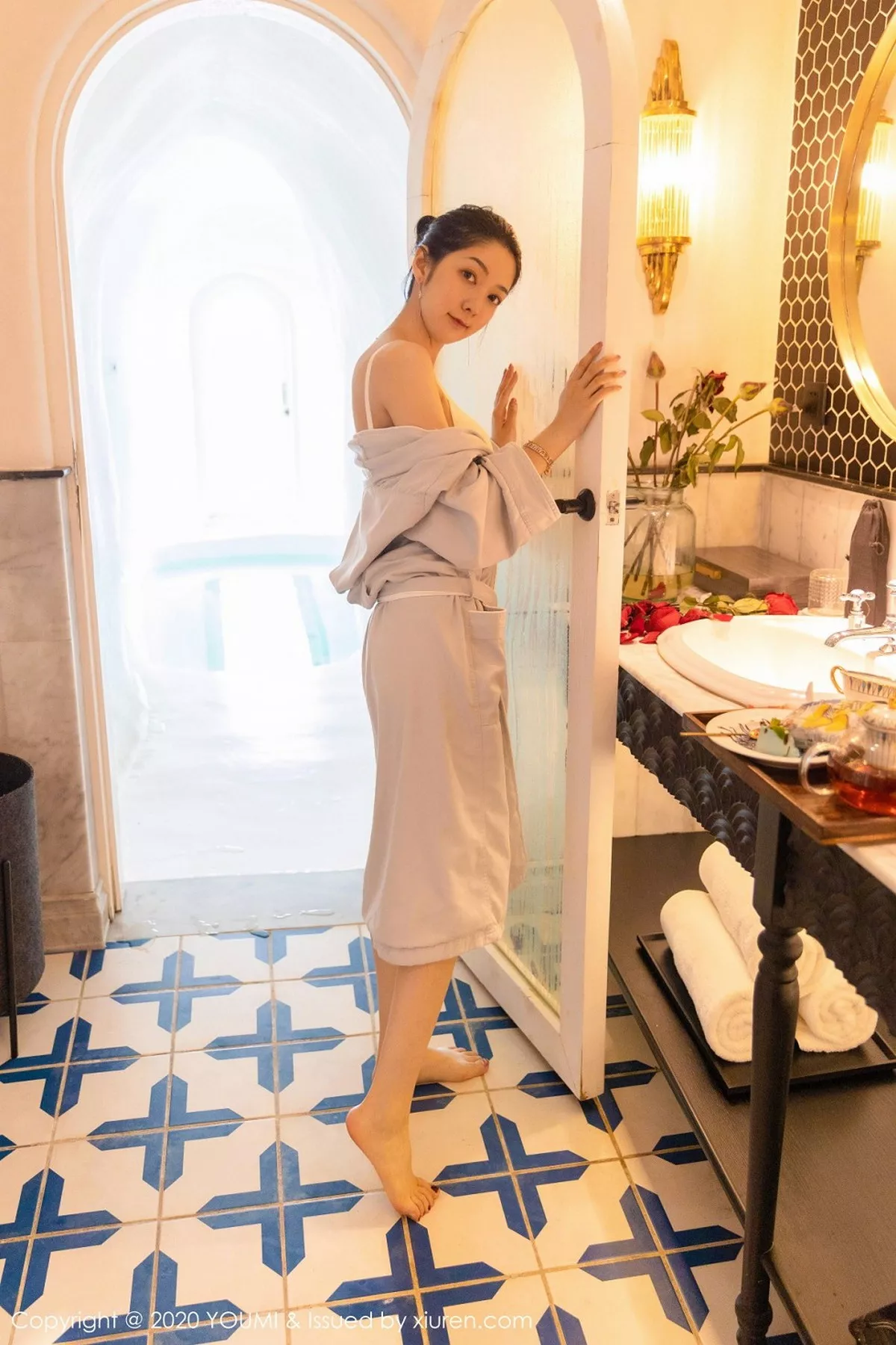 秀人集.com_[YouMi尤蜜荟]Vol.483_嫩模Angela小热巴大理旅拍室内泳池主题性感内衣诱惑写真72P