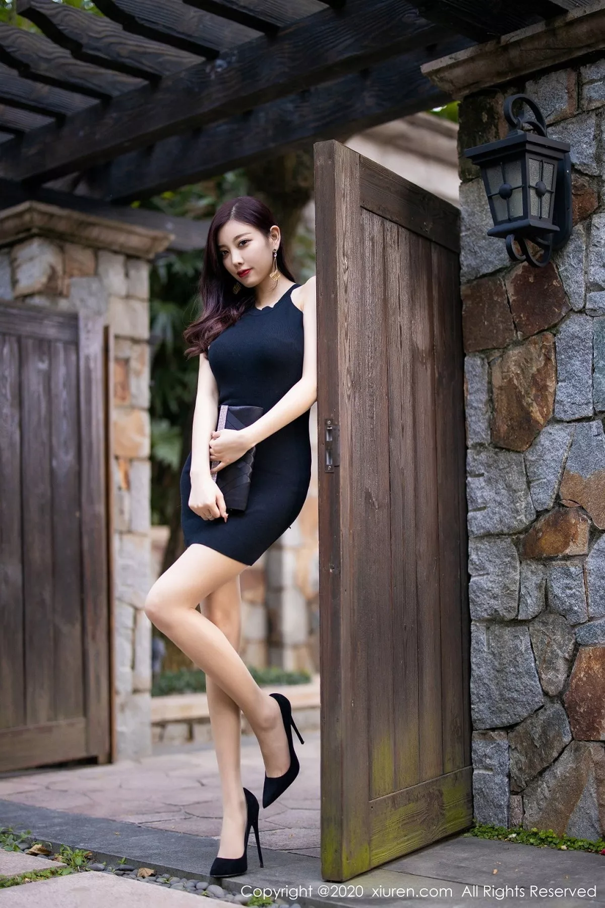 秀人集.com_[XiuRen秀人网]No.2320_女神杨晨晨sugar私房典雅吊裙主题性感内衣配肉丝裤袜诱惑写真94P