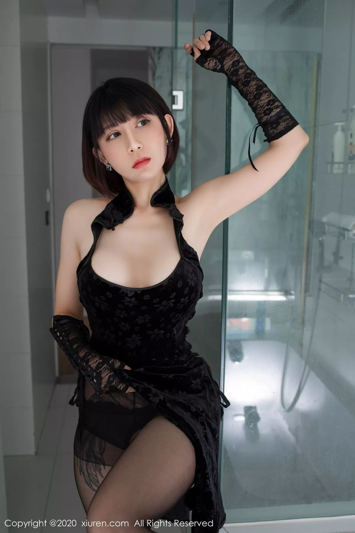 秀人集.com_[XiuRen秀人网]No.2318_大美妞安妮斯朵拉Ann黑丝裤袜+粉色低胸裙秀完美身材诱惑写真64P