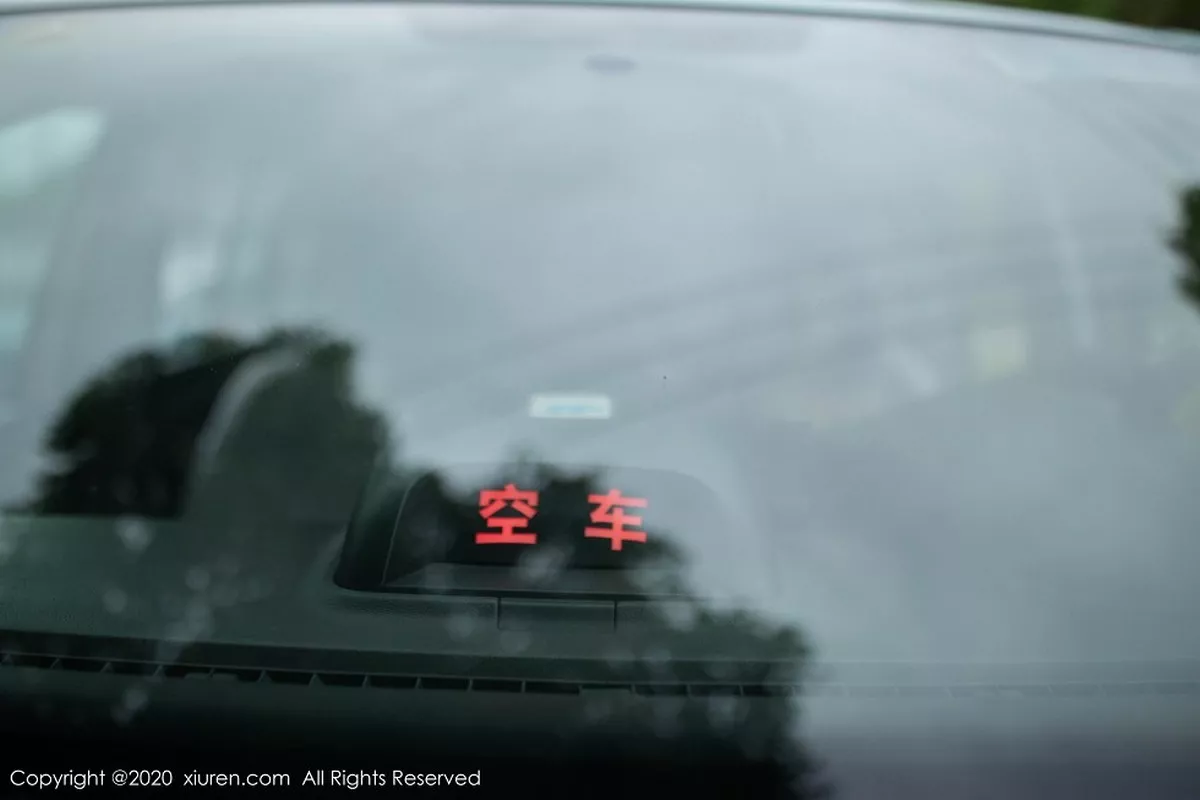 秀人集.com_[XiuRen秀人网]No.2322_嫩模陈小喵出租车司机主题车拍系列红色内衣配无内灰丝诱惑写真76P