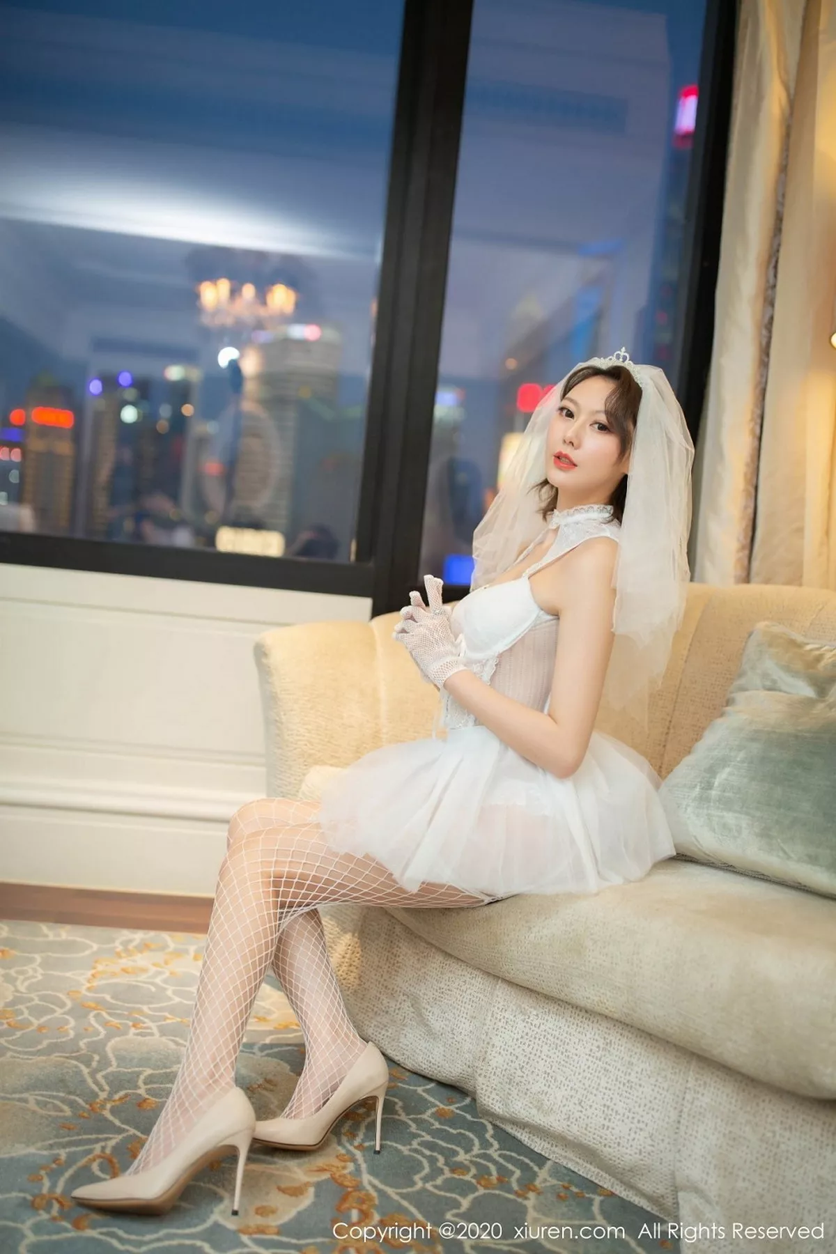 秀人集.com_[XiuRen秀人网]No.2328_气质女神艺轩唯美曼妙婚纱主题私房床上吊带白丝渔网诱惑写真76P