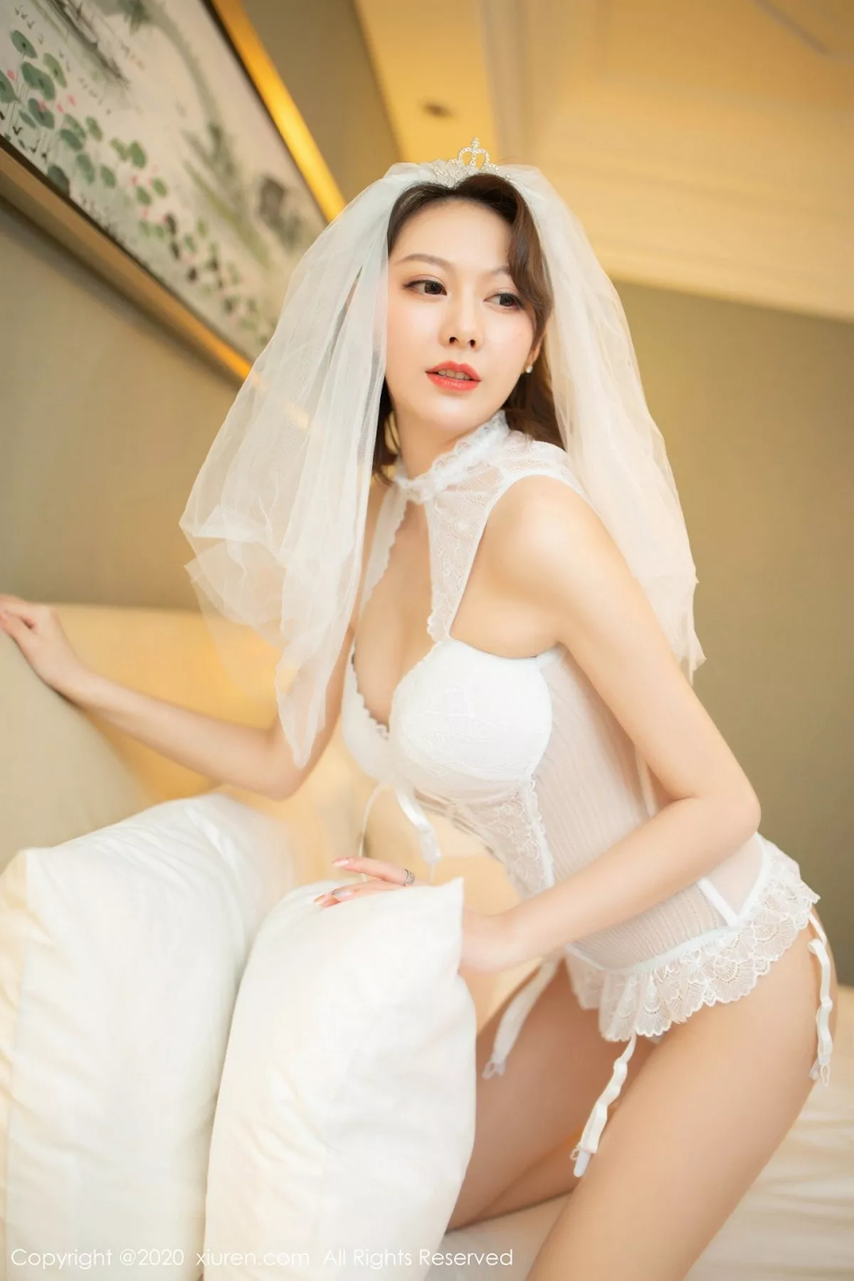 秀人集.com_[XiuRen秀人网]No.2328_气质女神艺轩唯美曼妙婚纱主题私房床上吊带白丝渔网诱惑写真76P
