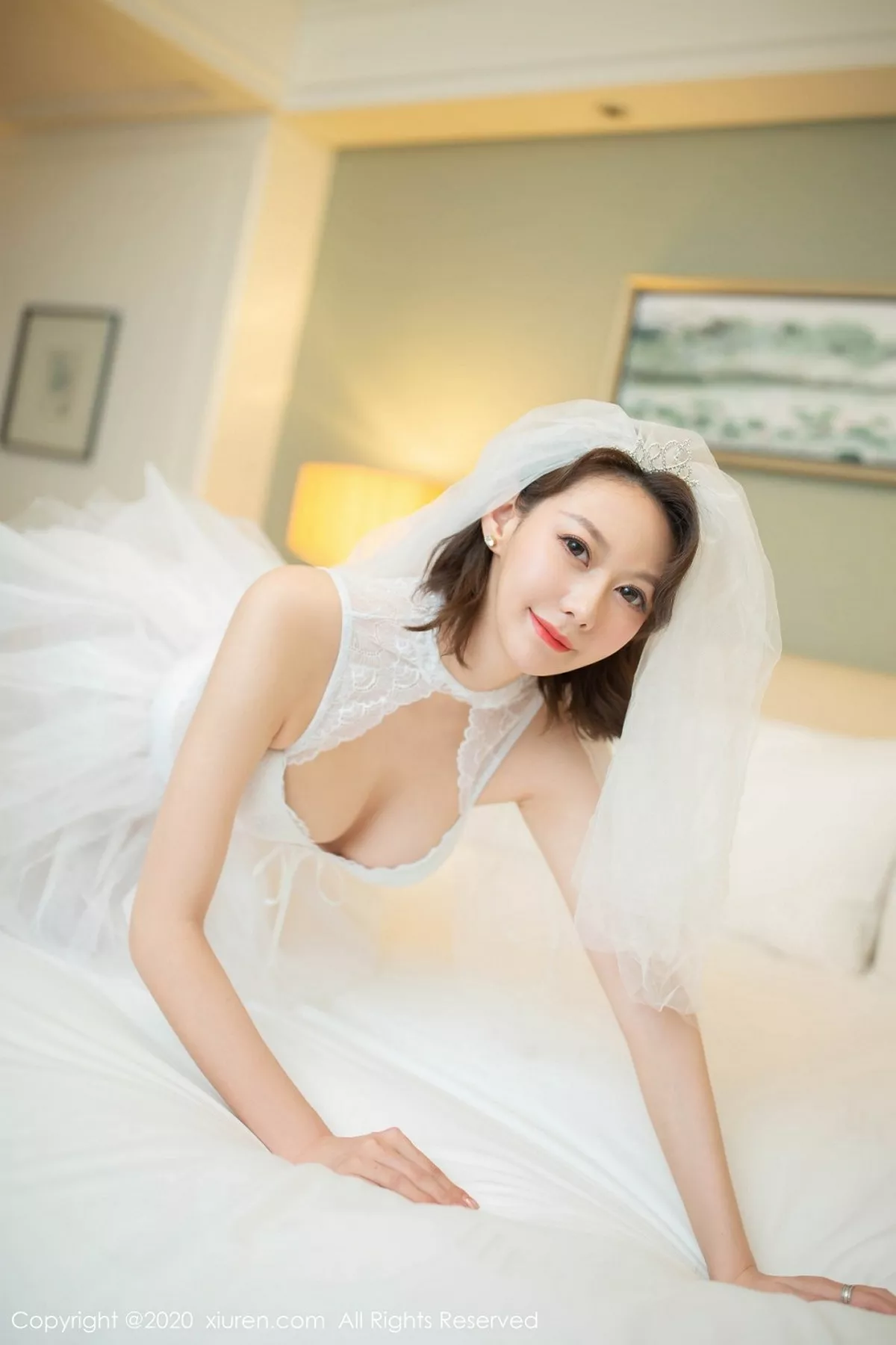 秀人集.com_[XiuRen秀人网]No.2328_气质女神艺轩唯美曼妙婚纱主题私房床上吊带白丝渔网诱惑写真76P