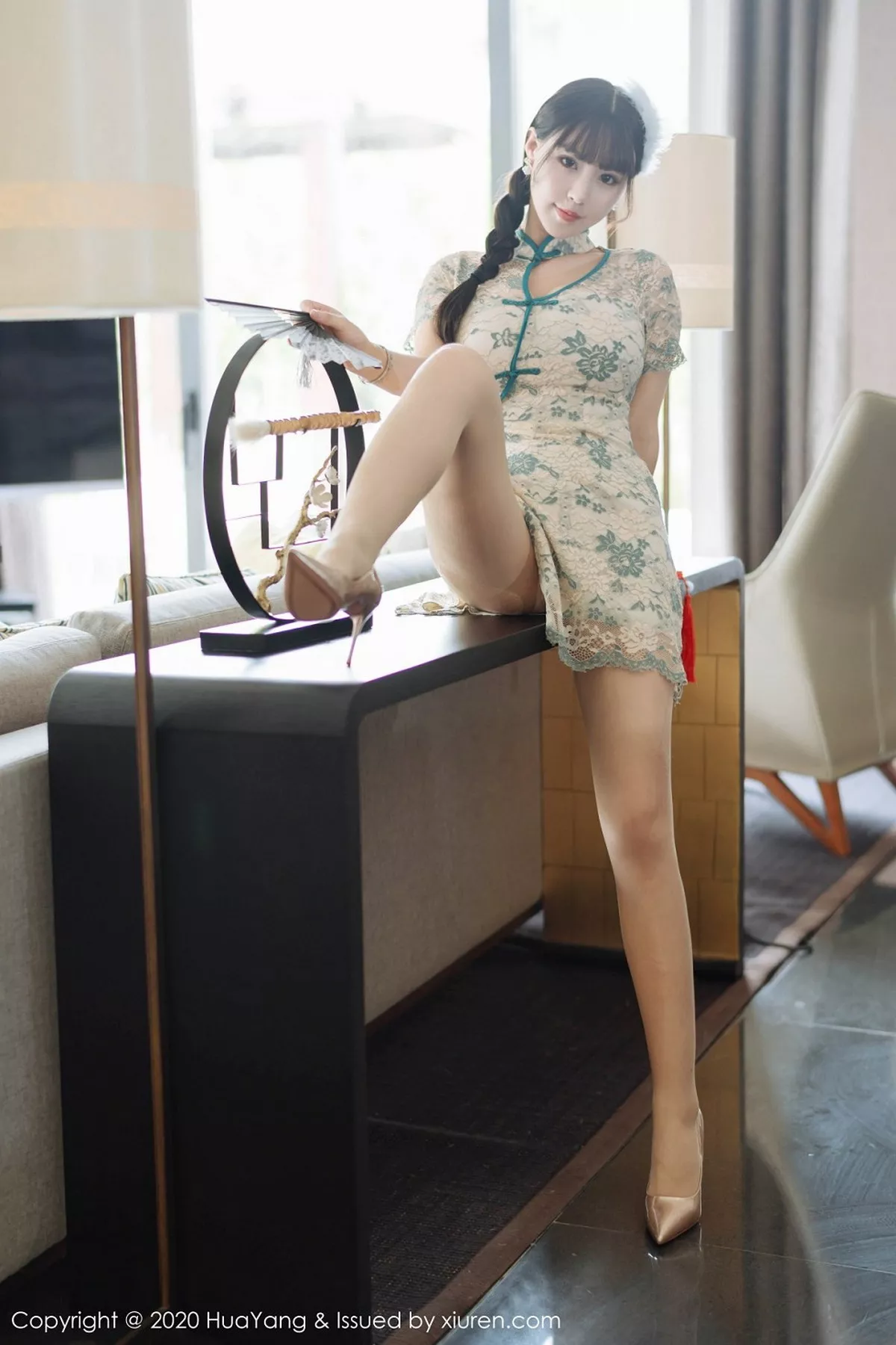 秀人集.com_[HuaYang花漾]Vol.256_女神朱可儿Flower三亚旅拍典雅韵味旗袍配蕾丝内衣诱惑写真56P