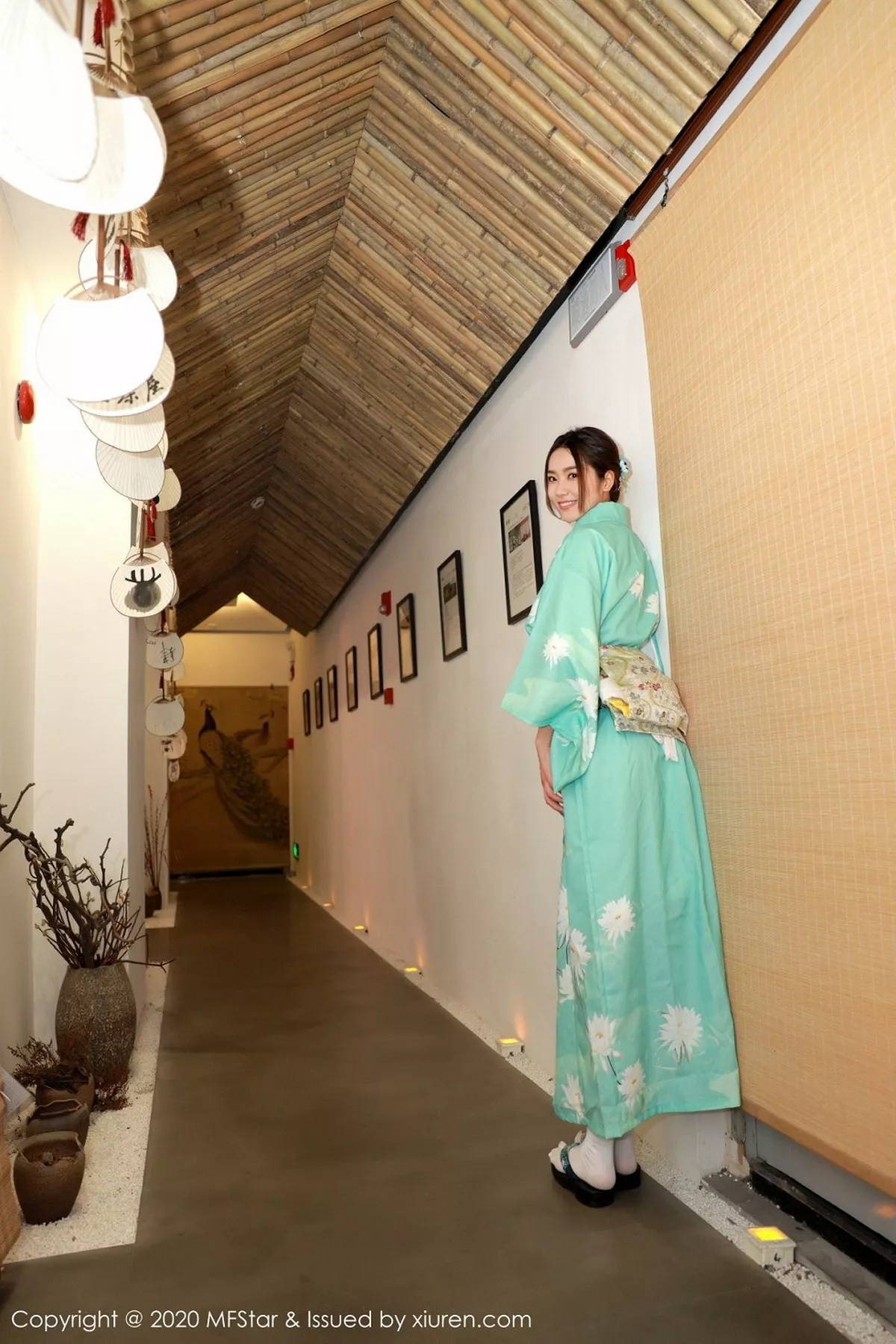 秀人集.com_[MFStar模范学院]Vol.332_嫩模方子萱私房床上日系和服半脱秀完美身材诱惑写真71P