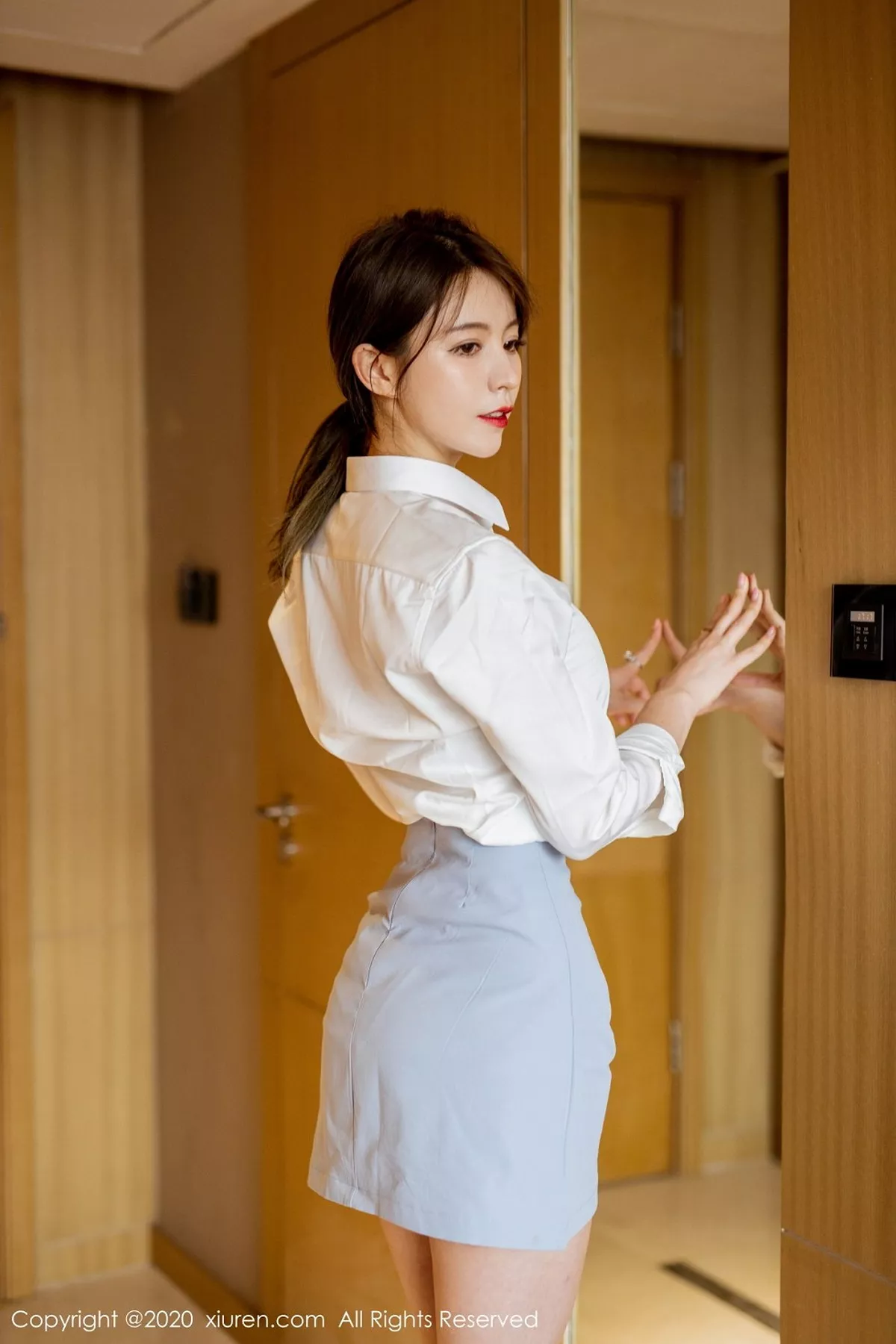 秀人集.com_[XiuRen秀人网]No.2350_嫩模yoo优优浅色秘书装半脱露性感内衣秀完美身材诱惑写真56P