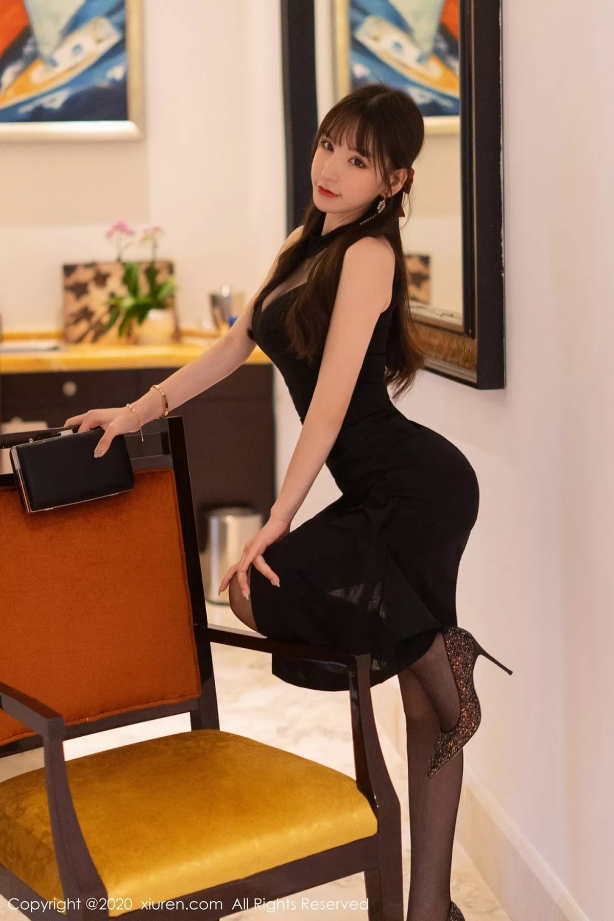 秀人集.com_[XiuRen秀人网]No.2418_女神周于希Sandy三亚旅拍脱典雅礼裙红色内衣配黑丝袜诱惑写真66P