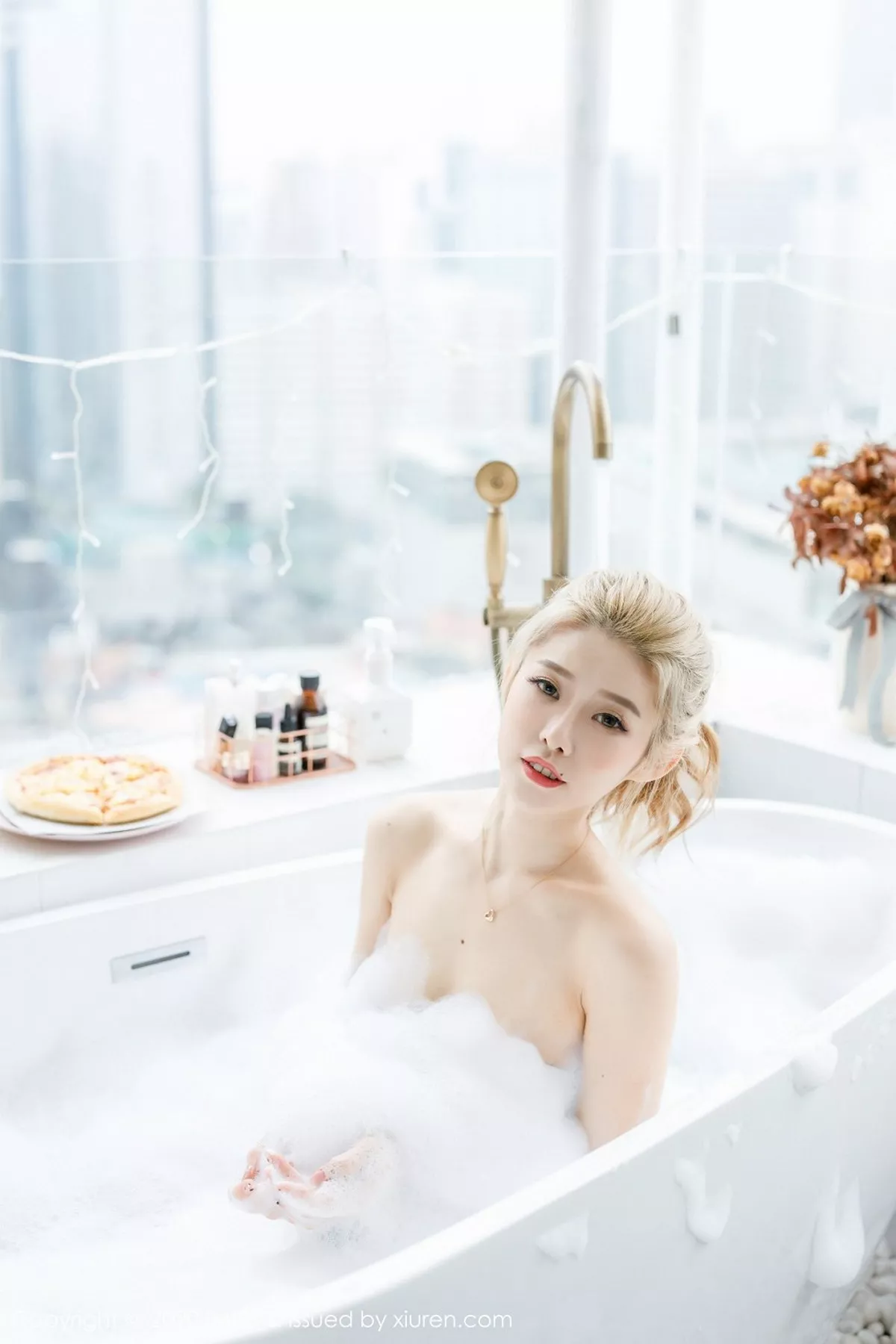 秀人集.com_[IMISS爱蜜社]Vol.490_女神luvian本能浴室大尺度泡泡浴秀火辣身材诱惑写真46P