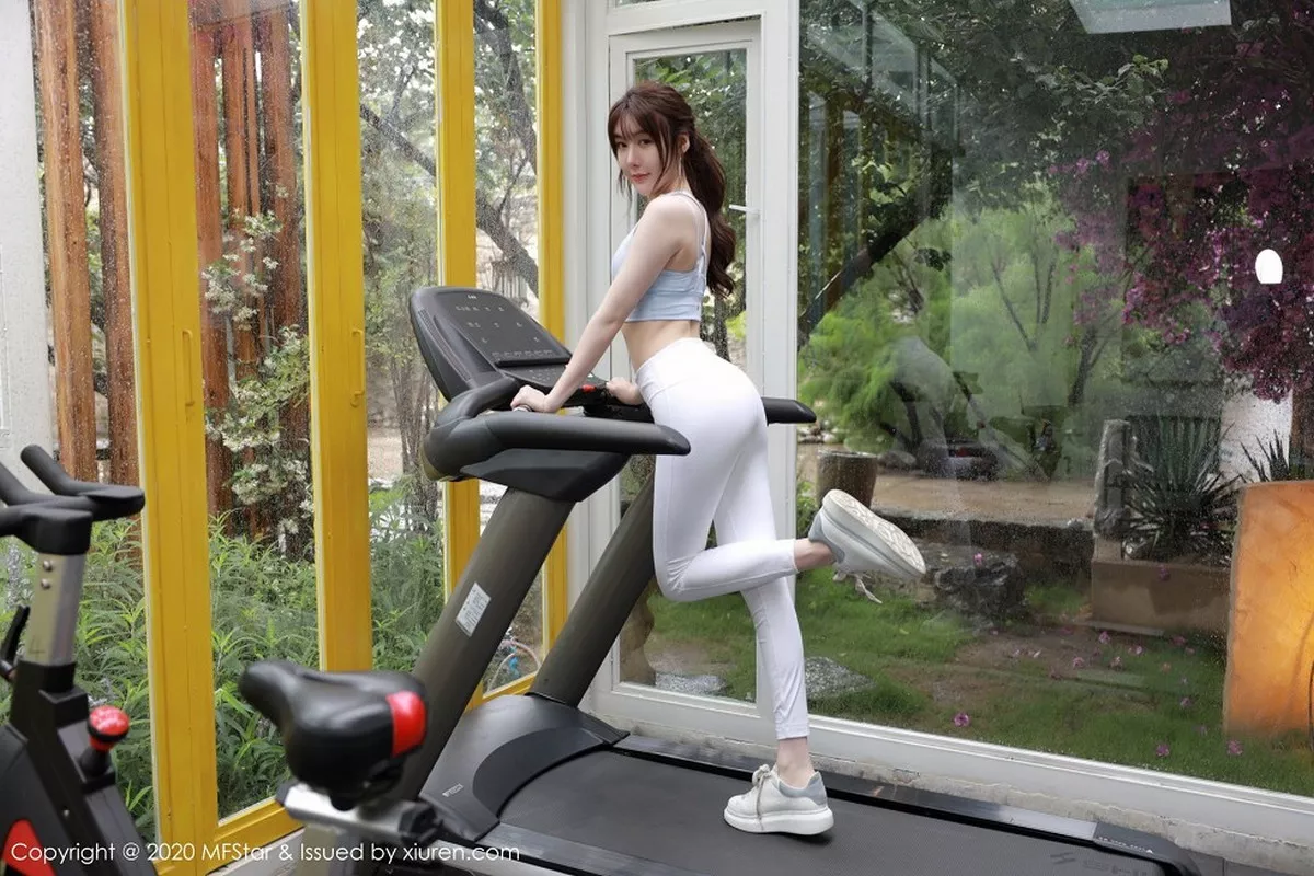 秀人集.com_[MFStar模范学院]Vol.365_嫩模薛琪琪sandy大理旅拍健身房紧身运动裤秀翘臀诱惑写真46P