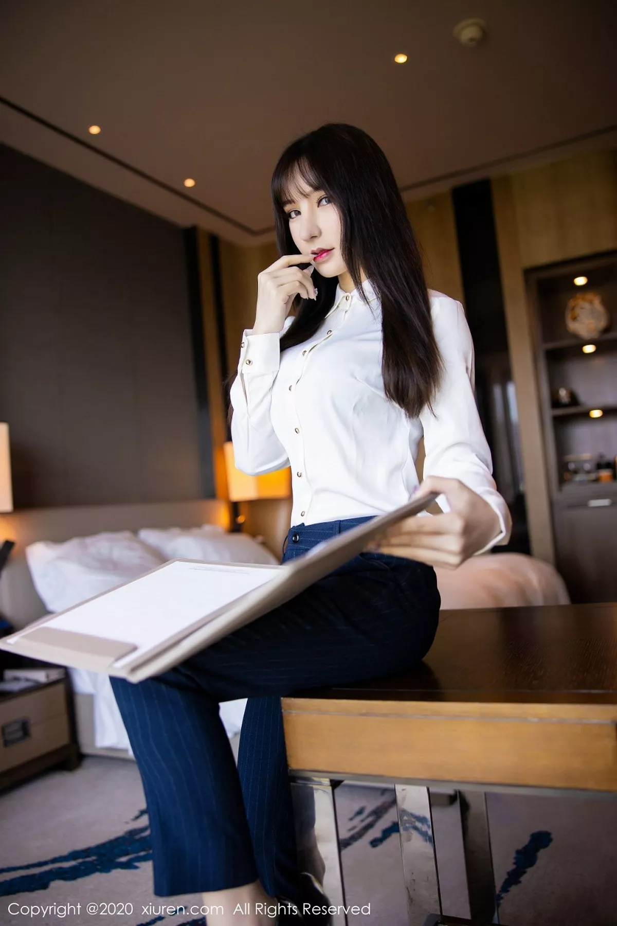 秀人集.com_[XiuRen秀人网]No.2356_女神周于希Sandy酒店私人管家主题私房肉丝裤袜秀美腿诱惑写真73P