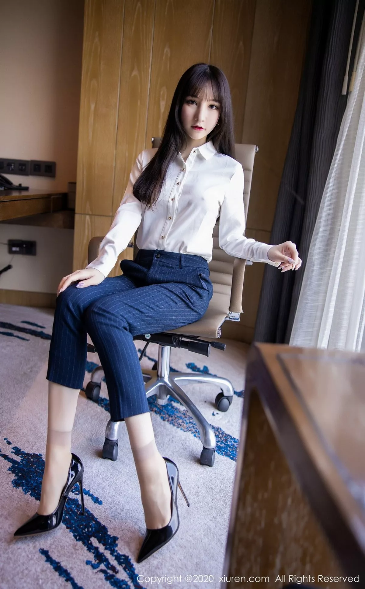 秀人集.com_[XiuRen秀人网]No.2356_女神周于希Sandy酒店私人管家主题私房肉丝裤袜秀美腿诱惑写真73P