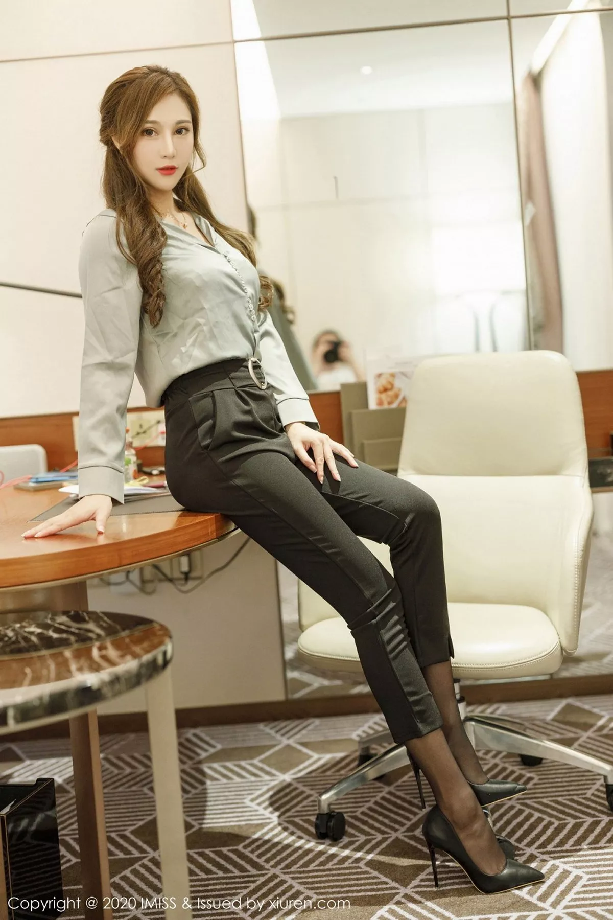 秀人集.com_[IMISS爱蜜社]Vol.492_气质女神Lavinia肉私房脱典雅服饰露性感内衣完美身材诱惑写真57P