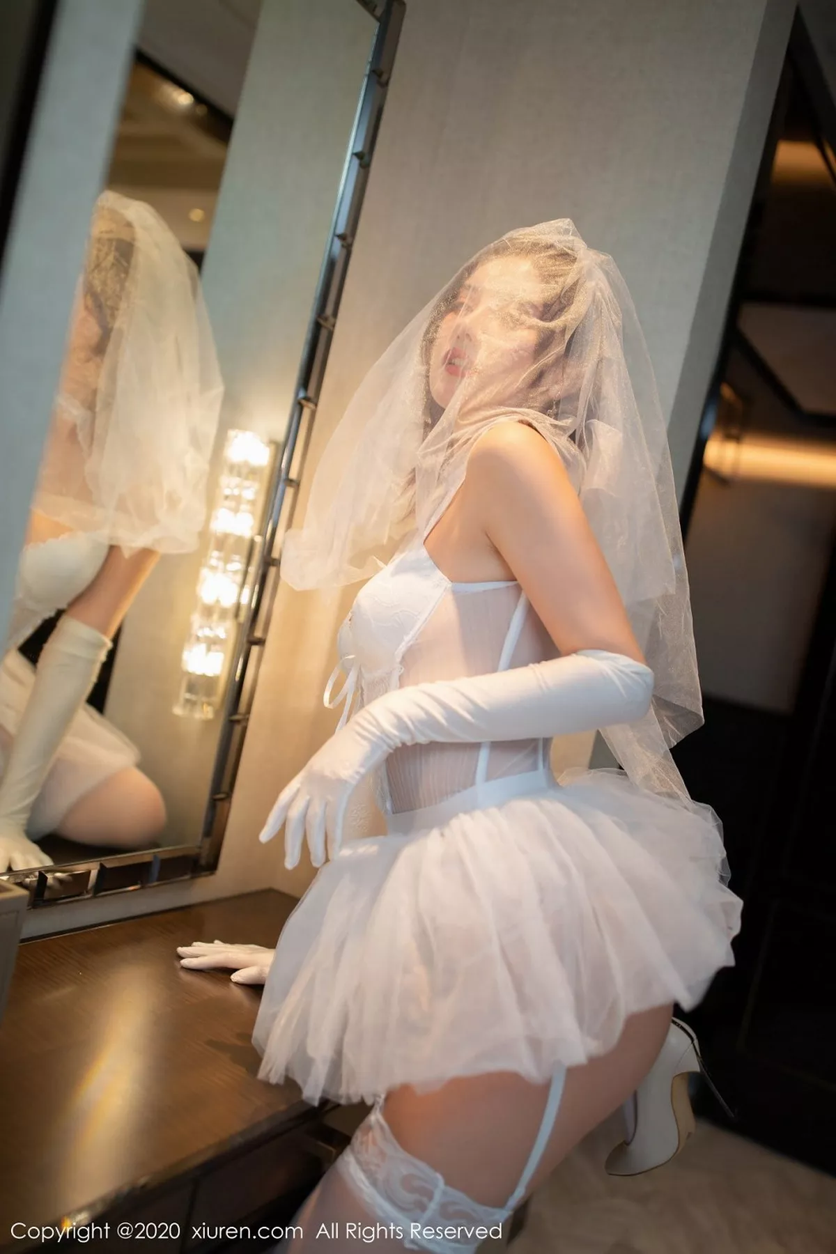 秀人集.com_[XiuRen秀人网]No.2442_模特就是阿朱啊乌镇旅拍白色婚纱主题吊带蕾丝袜极致魅惑写真63P