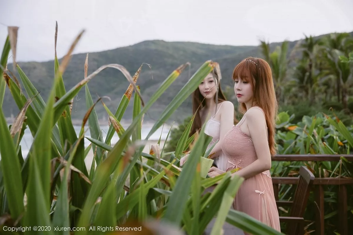 秀人集.com_[XiuRen秀人网]No.2444_两大女神王雨纯与妲己_Toxic三亚旅拍合集户外情趣内衣诱惑写真55P