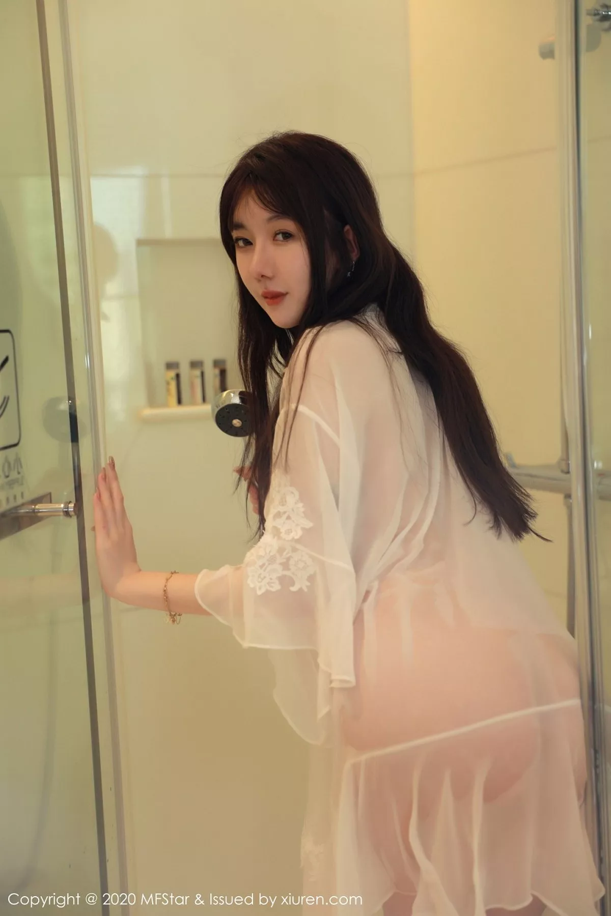 秀人集.com_[MFStar模范学院]Vol.373_嫩模薛琪琪sandy居家女友视觉主题浴室薄纱透视诱惑写真52P