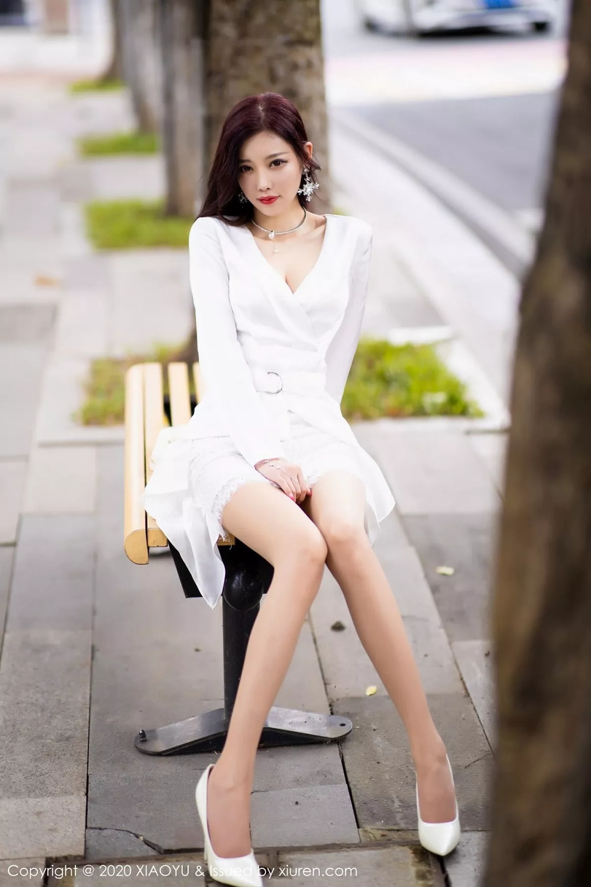 秀人集.com_[XiaoYu画语界]Vol.353_女神杨晨晨sugar阳朔旅拍室外车拍白衬衣配性感内衣诱惑写真84P