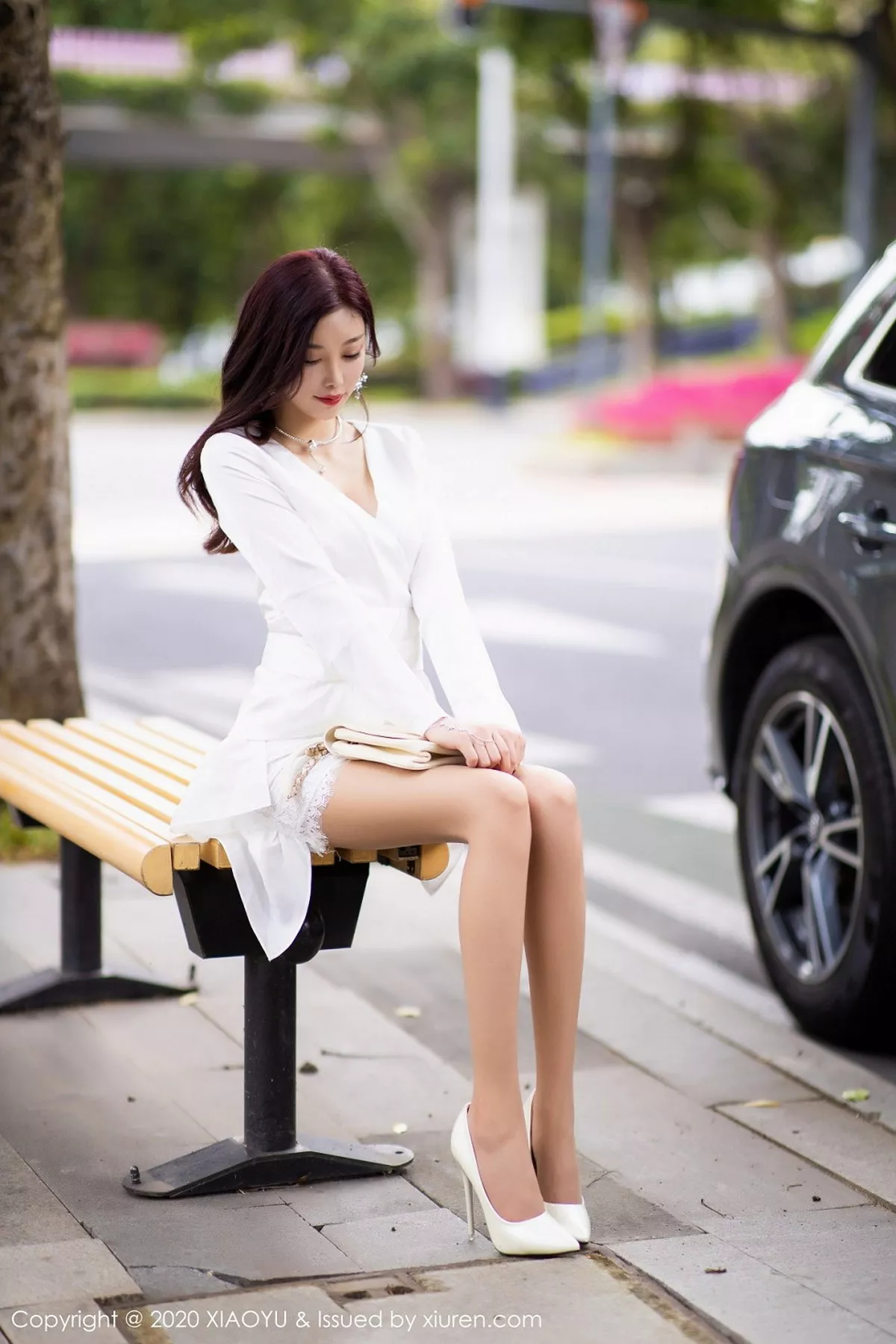 秀人集.com_[XiaoYu画语界]Vol.353_女神杨晨晨sugar阳朔旅拍室外车拍白衬衣配性感内衣诱惑写真84P