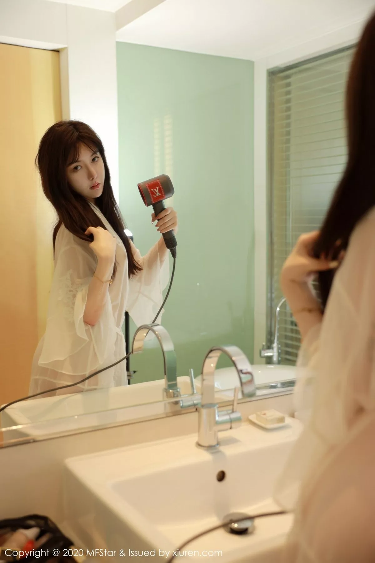 秀人集.com_[MFStar模范学院]Vol.373_嫩模薛琪琪sandy居家女友视觉主题浴室薄纱透视诱惑写真52P