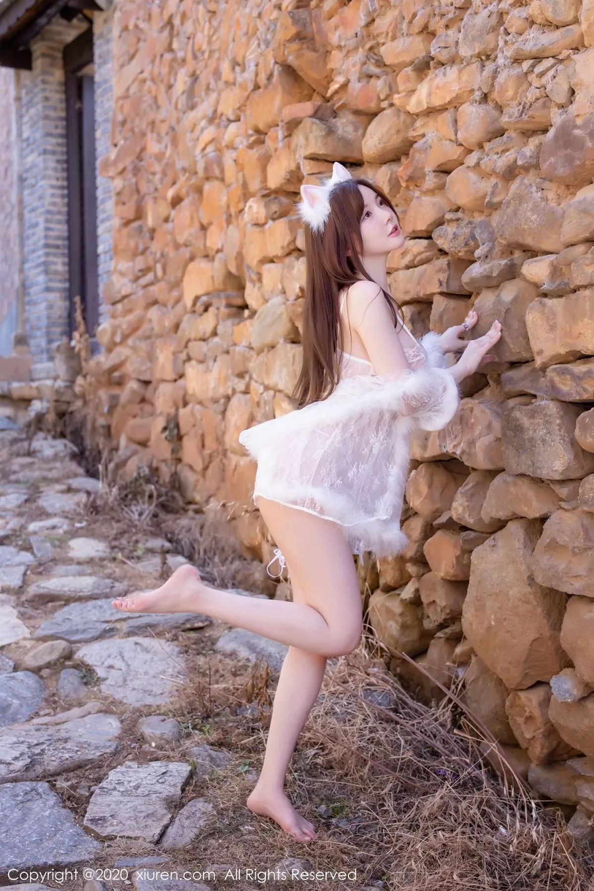 秀人集.com_[XiuRen秀人网]No.2361_女神糯美子Mini大理旅拍性感猫耳装薄纱内衣秀火辣身材诱惑写真47P